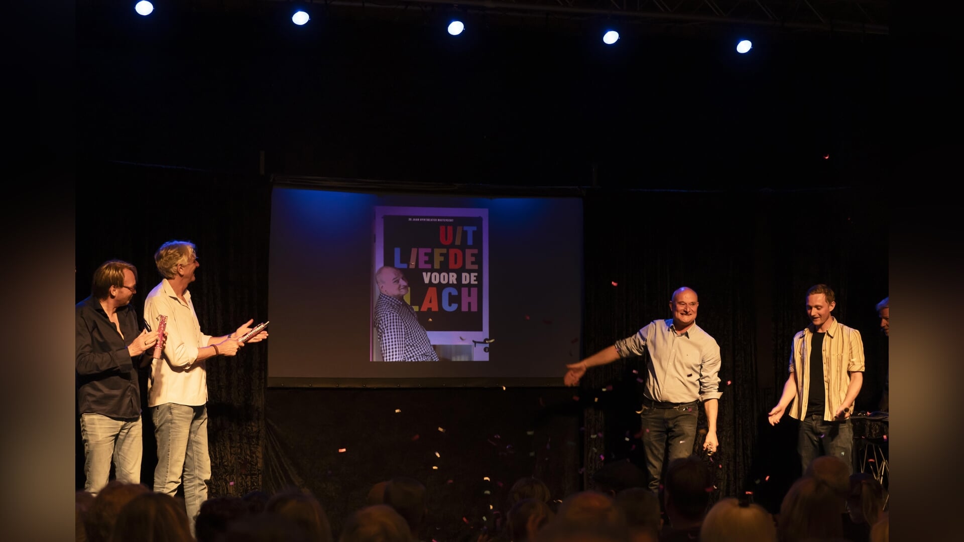Boek “Uit Liefde Voor De lach” gelanceerd: 25 jaar Gymtheater Nigtevecht.