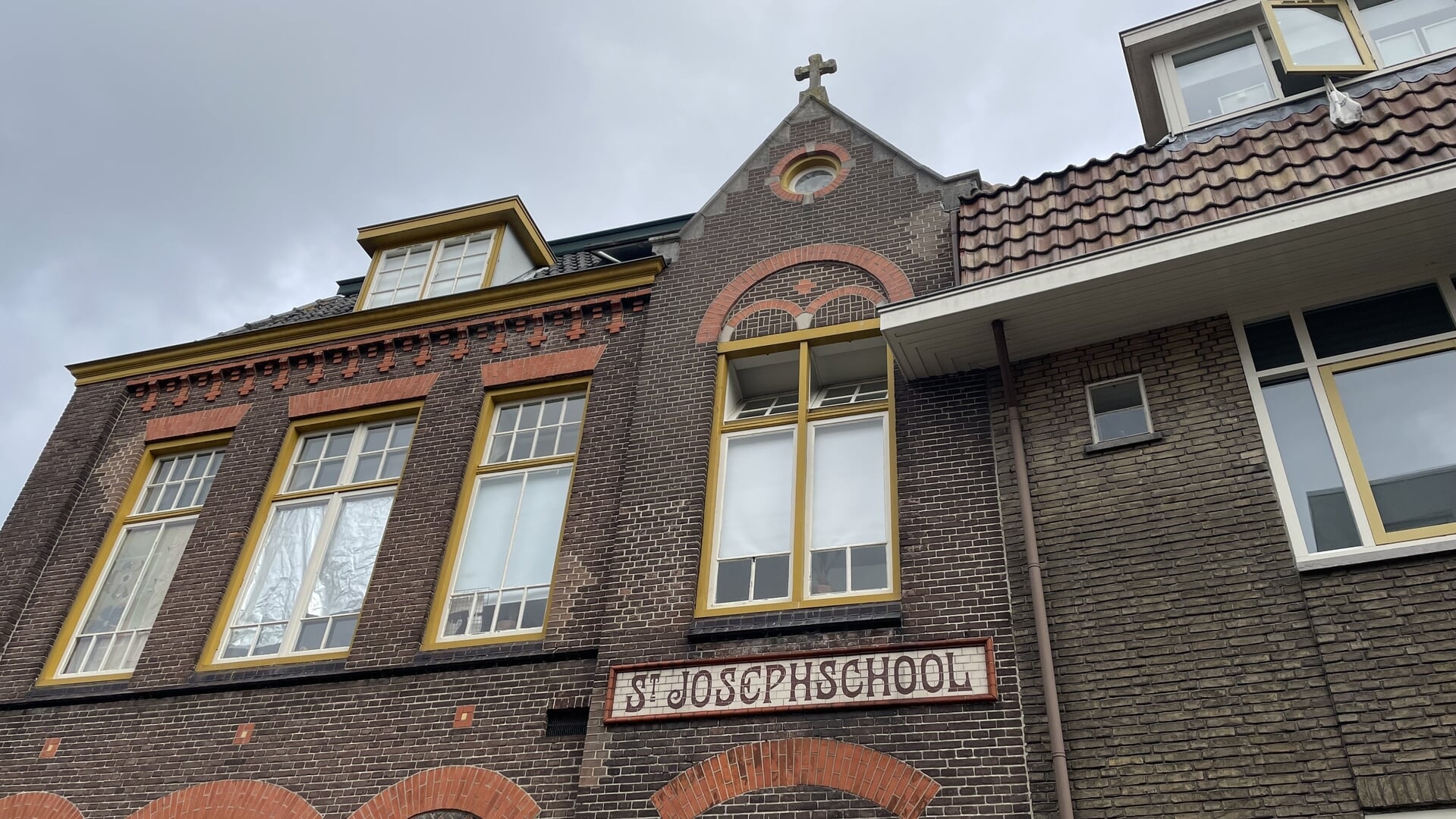 Gezien door Arends oog: Een Lourdesgrot in hartje Goes