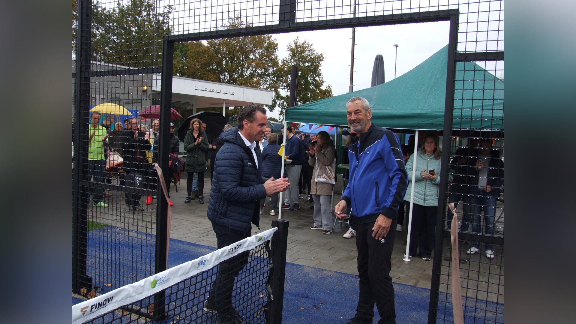 RTC neemt nieuwe padelbanen officieel in gebruik