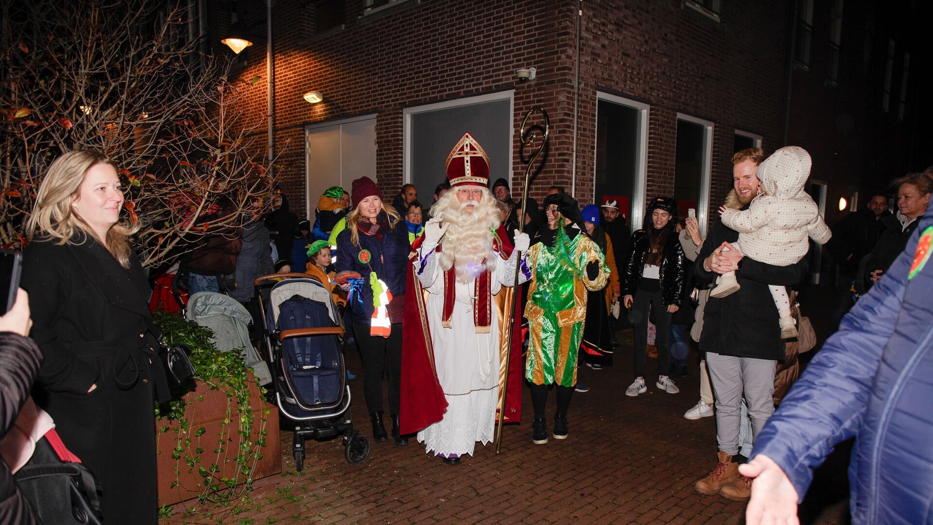 Sinterklaas in Hoogerheide en Woensdrecht met lampionnenoptocht