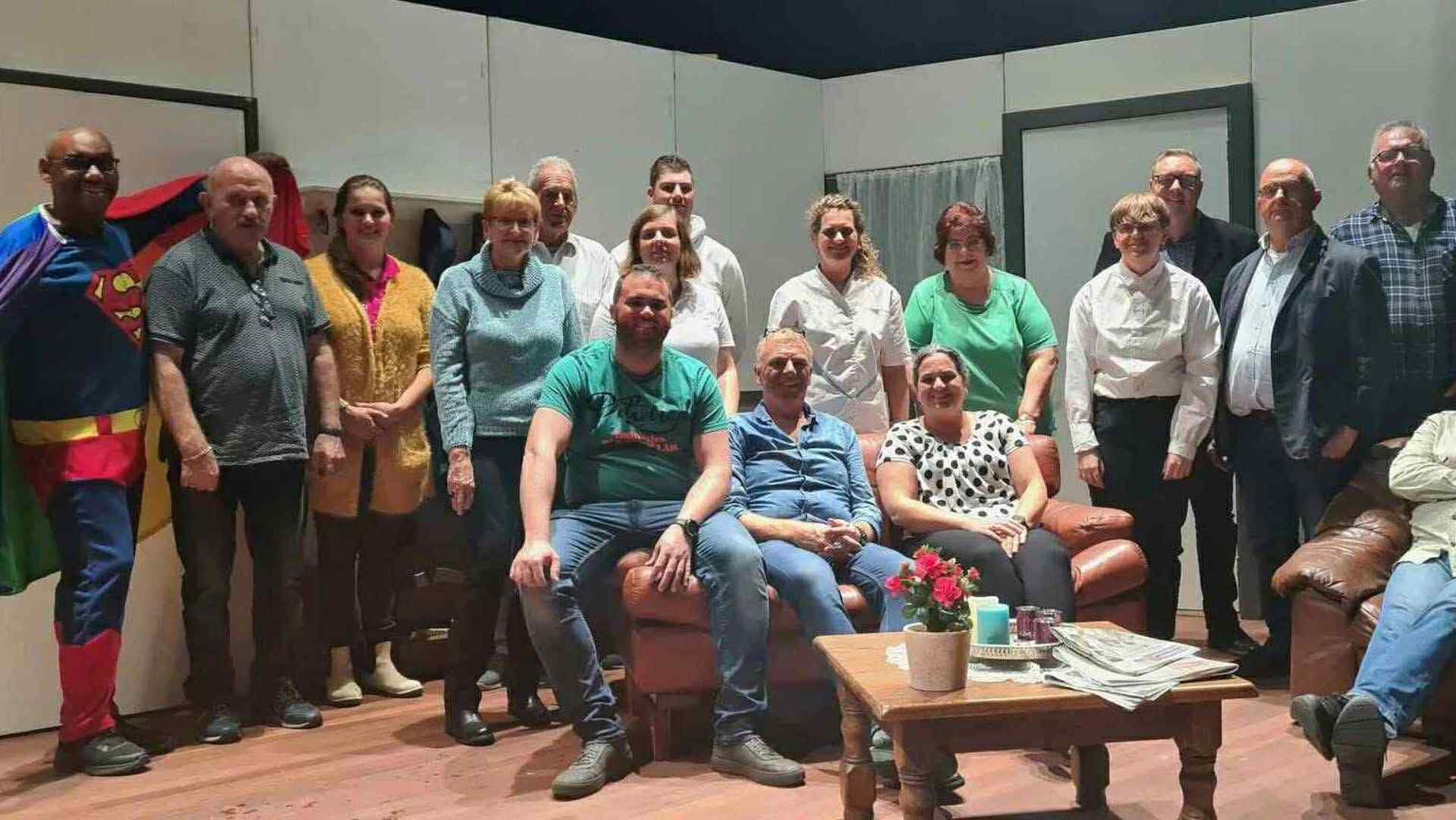 Saamhorigheid brengt een nieuwe klucht op de planken: ‘Puinhoop in de kringloop’