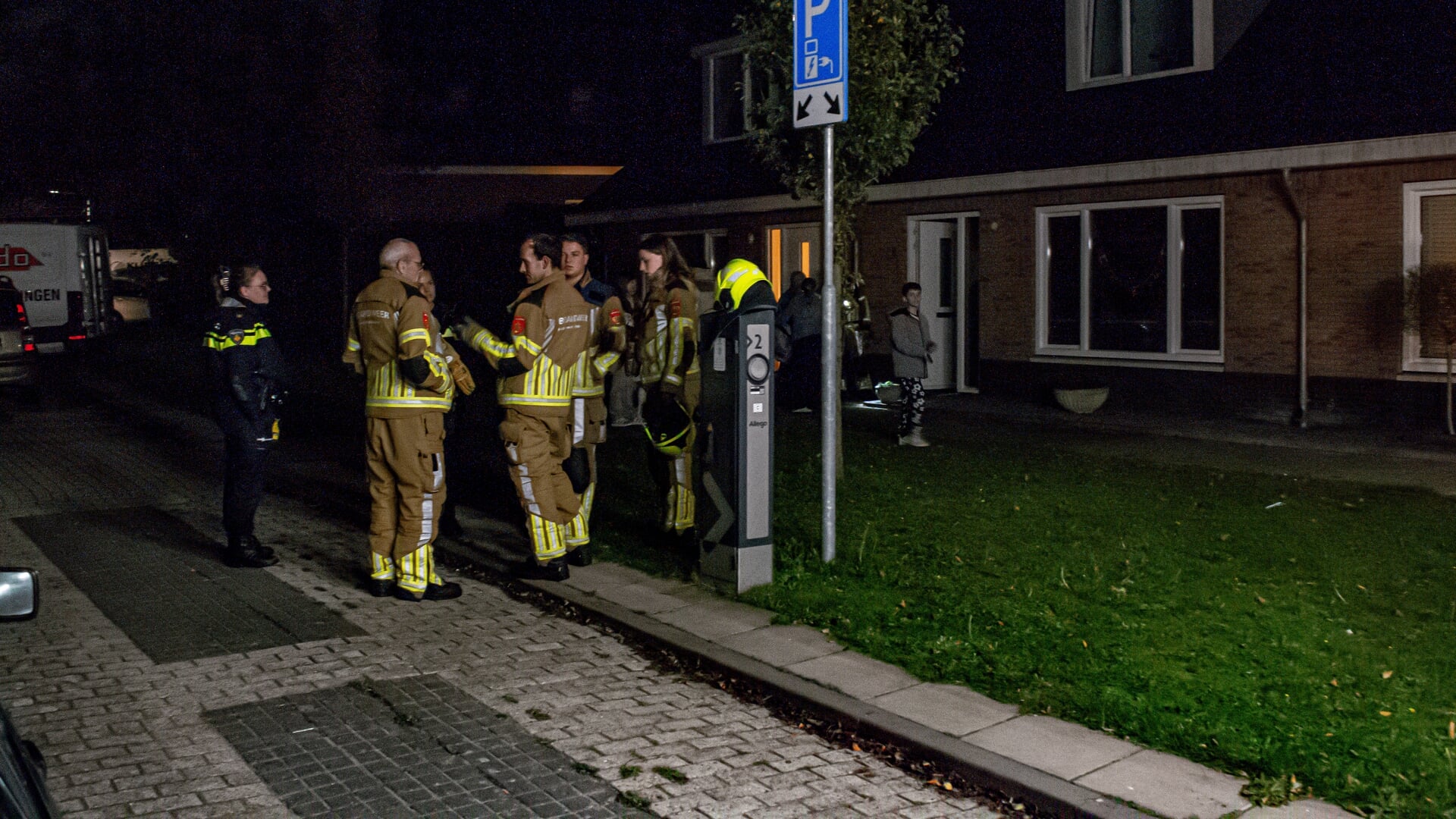 Brandweer met spoed naar Halsteren: ‘Rook’ blijkt stoom van waterlekkage