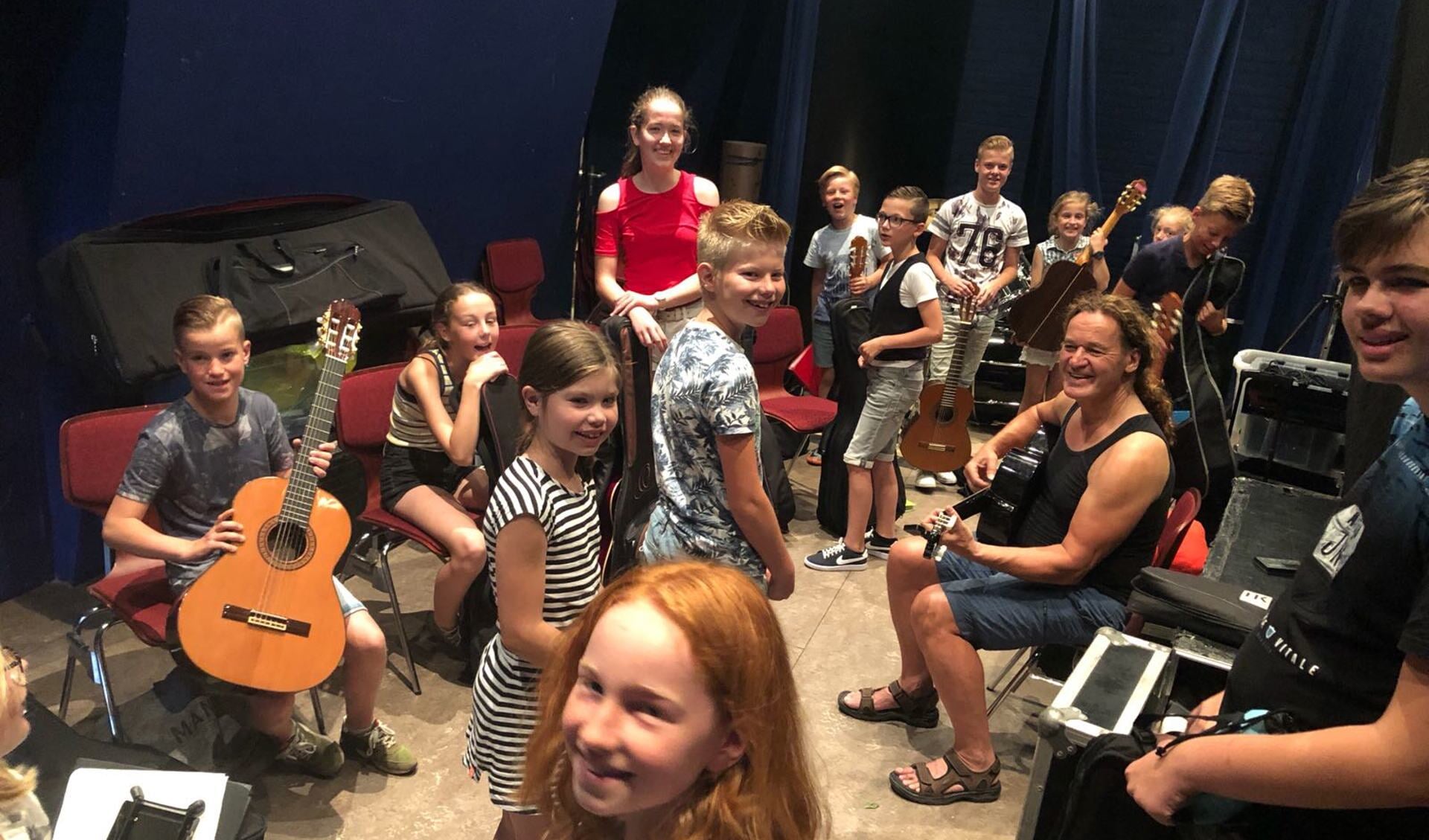 Zaterdag 1 juli muzikale afsluiter Monkey Music in Dorpshuis Asperen