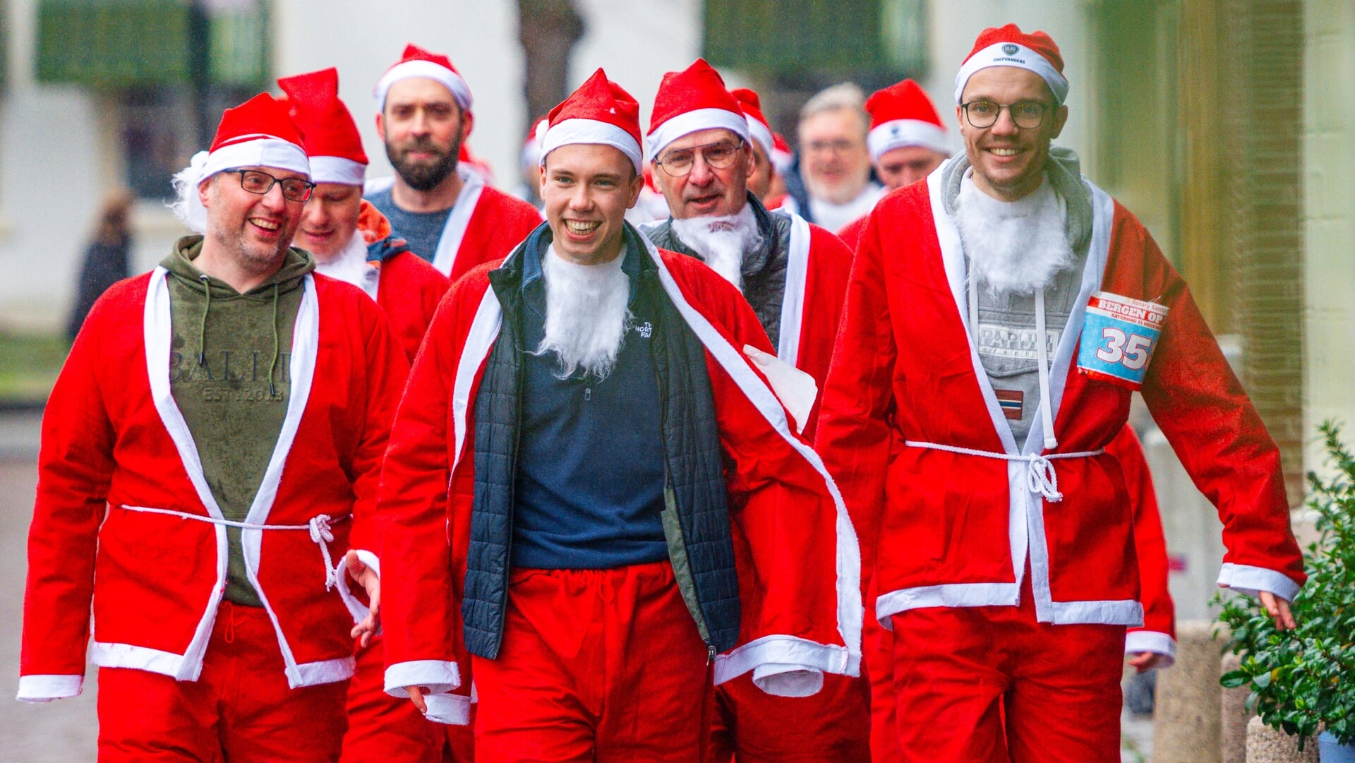 Drie-kleuren--veertien-stops--Santa-Run-Bergen-op-Zoom-klaar-voor-grootste-editie-tot-nu-toe