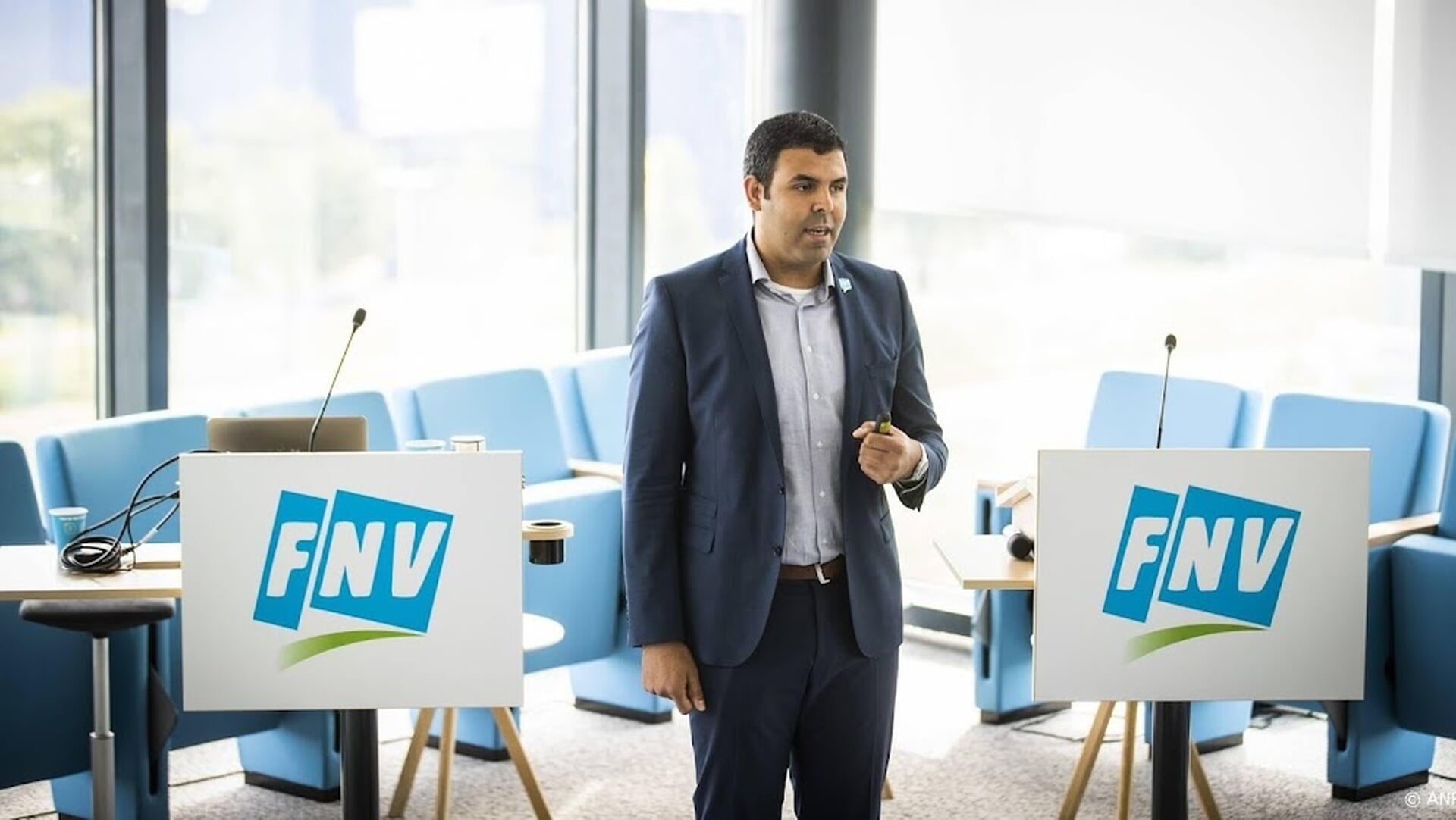 FNV-bestuurders reageren op vertrek Boufangacha