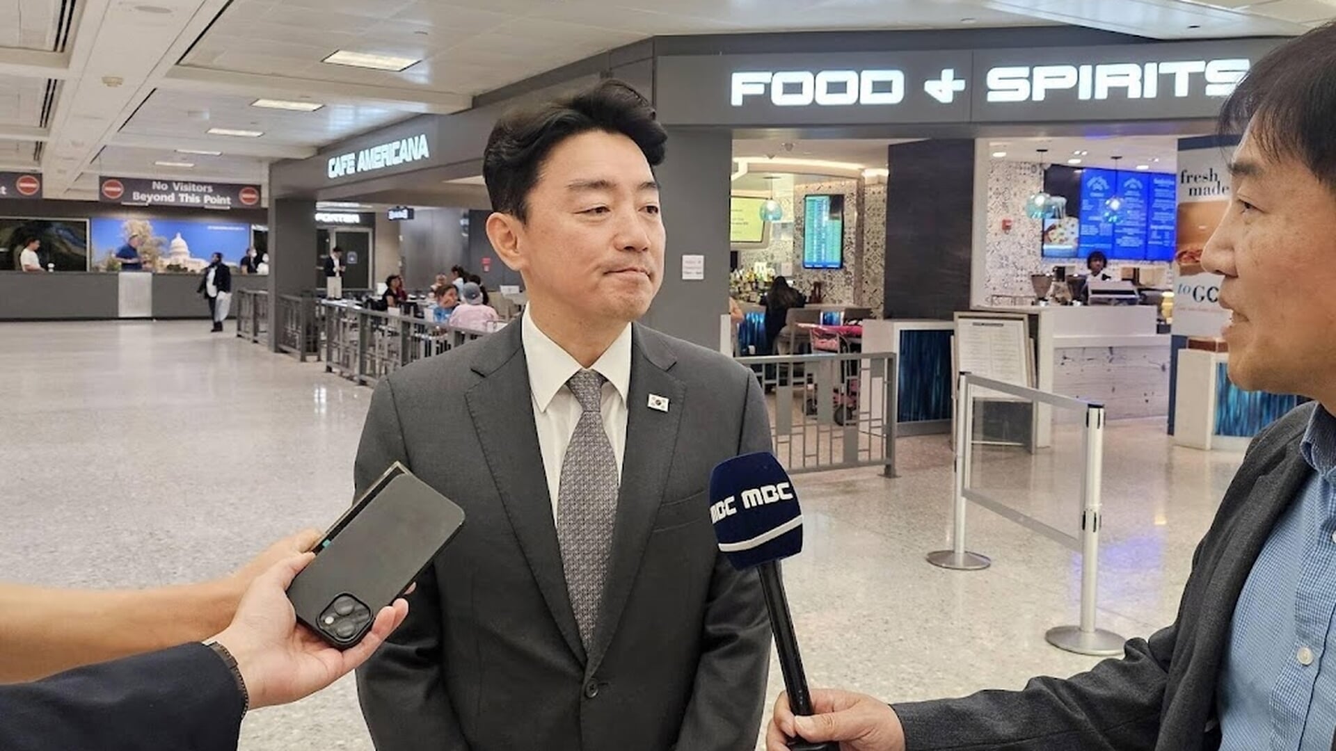 Zuid-Korea haalt gearresteerde staatsburgers met vliegtuig uit VS