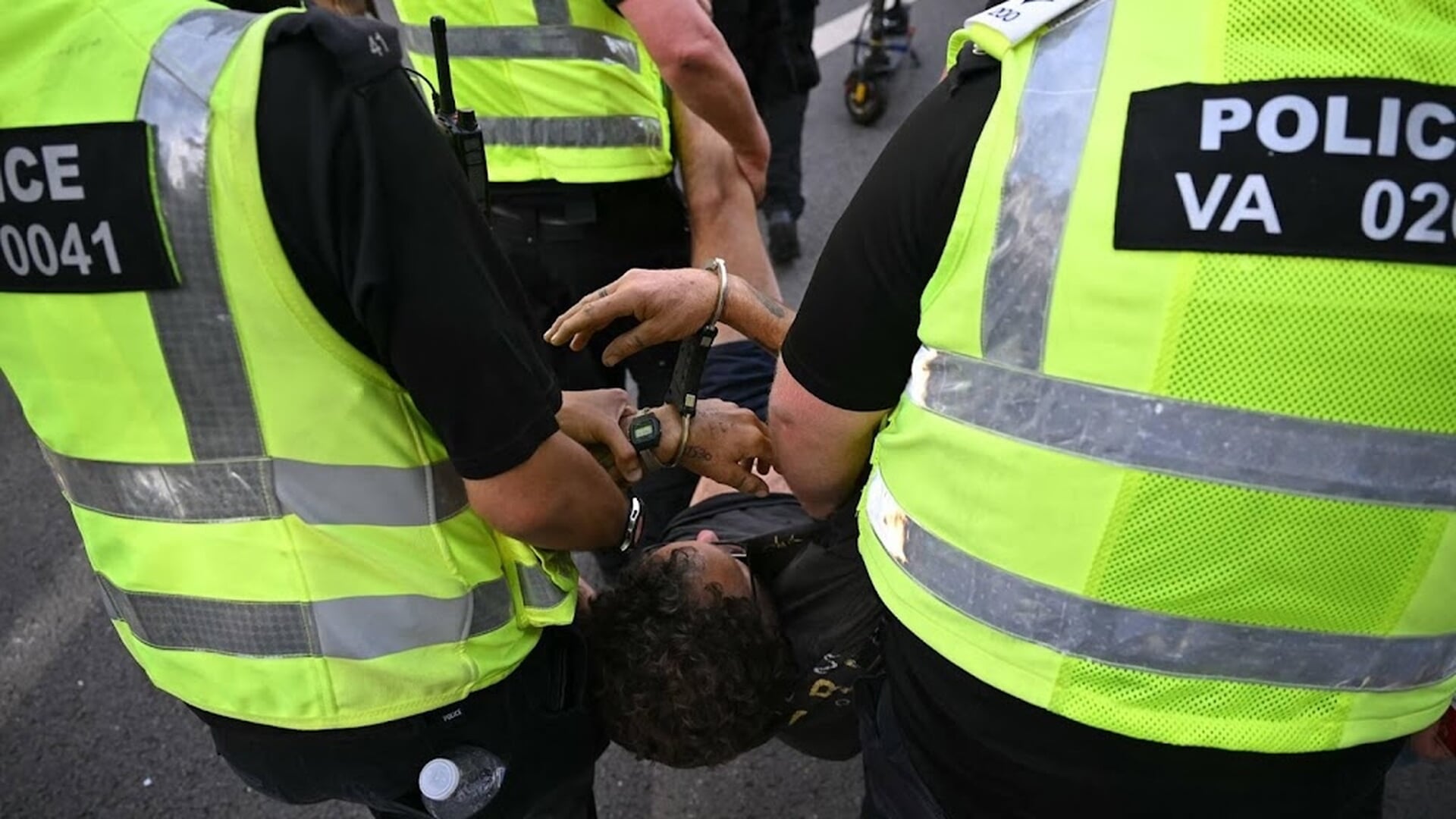 Alle in Londen opgepakte Nederlandse betogers weer vrij