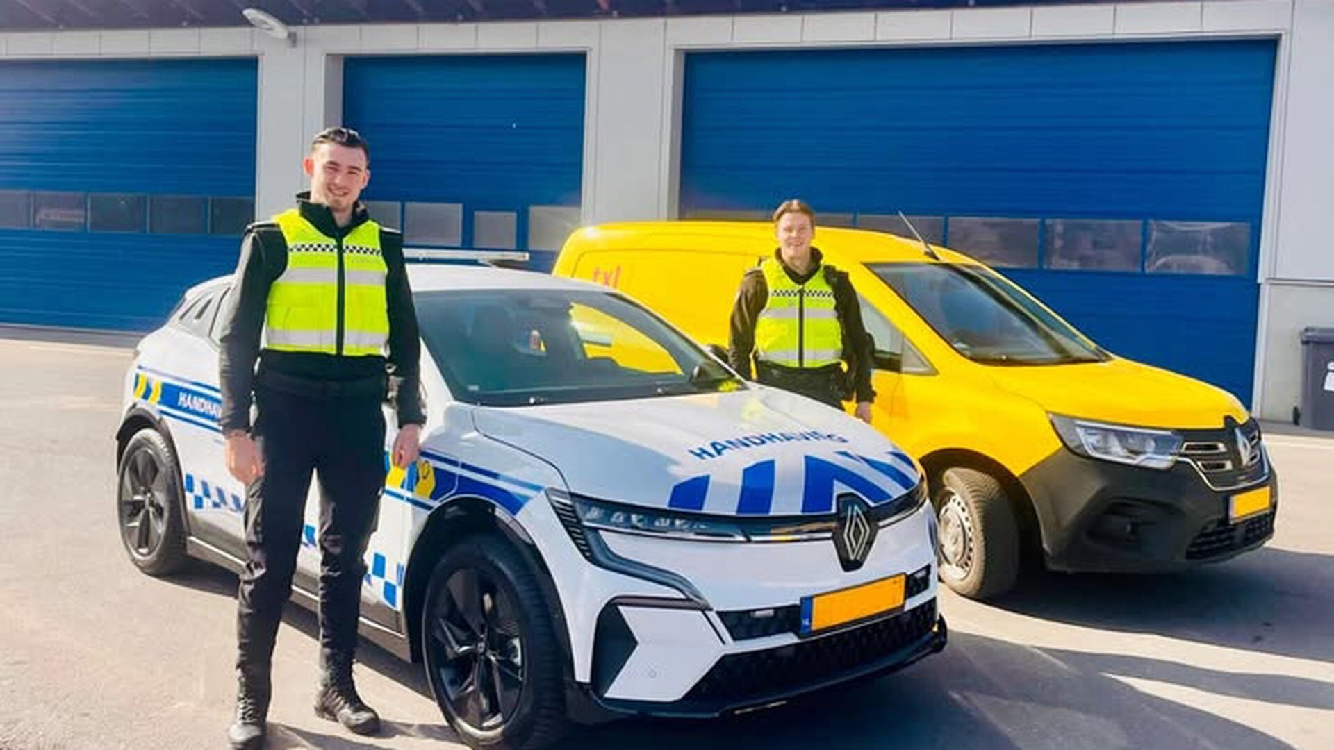 Handhavers op pad met nieuwe auto: “Helemaal elektrisch” - De Texelse ...