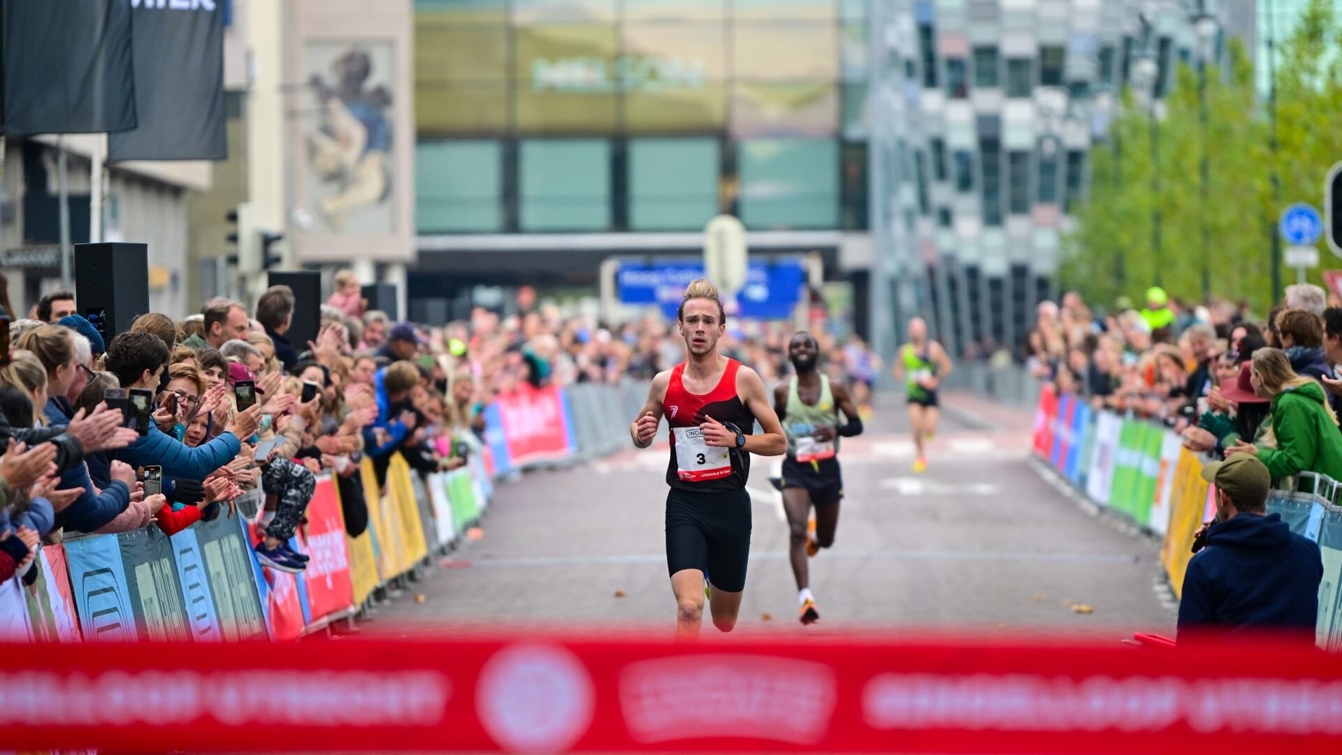 Op zondag 5 oktober 2025 viert Utrecht een sportieve én feestelijke mijlpaal: de Singelloop bestaat