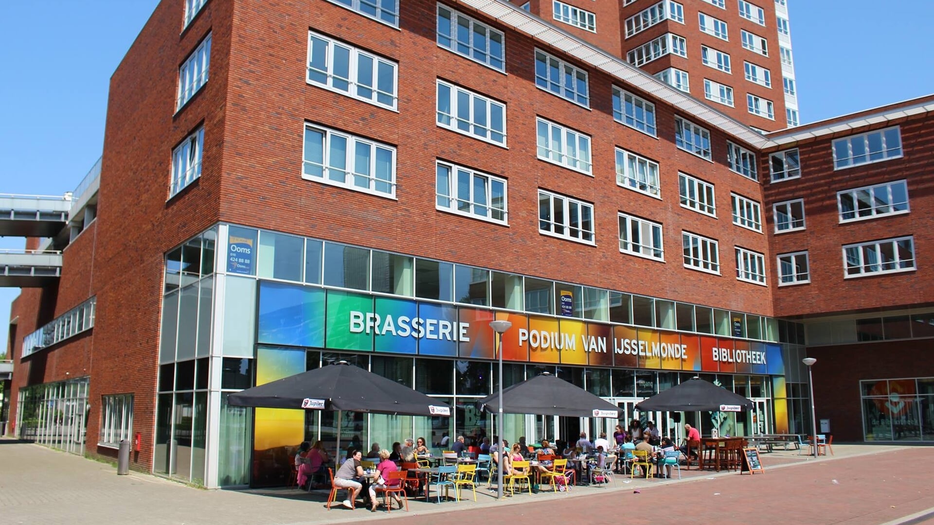 Huis van de Wijk en Stadskeuken IJsselmonde nemen hn intrek in Podium Islemunda