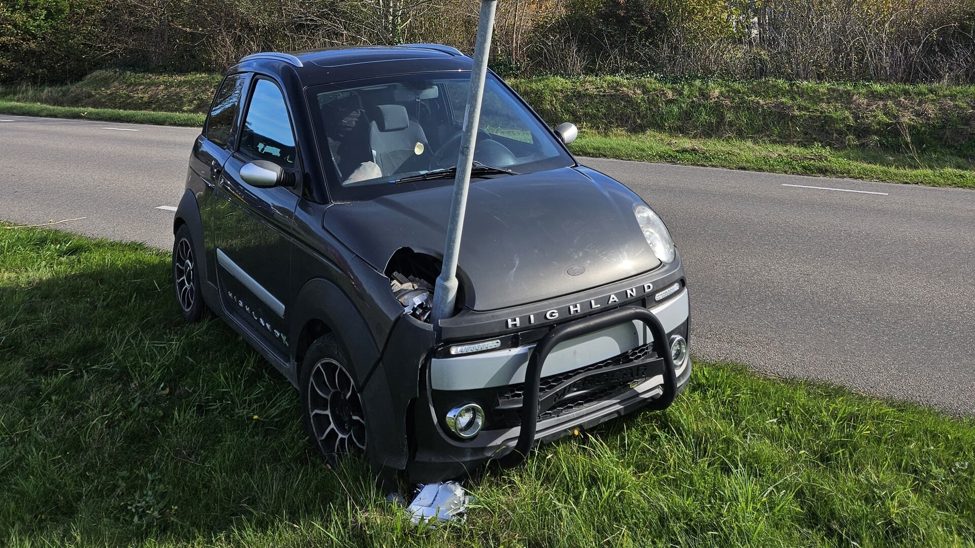 Brommobiel afgesneden op Waalderweg