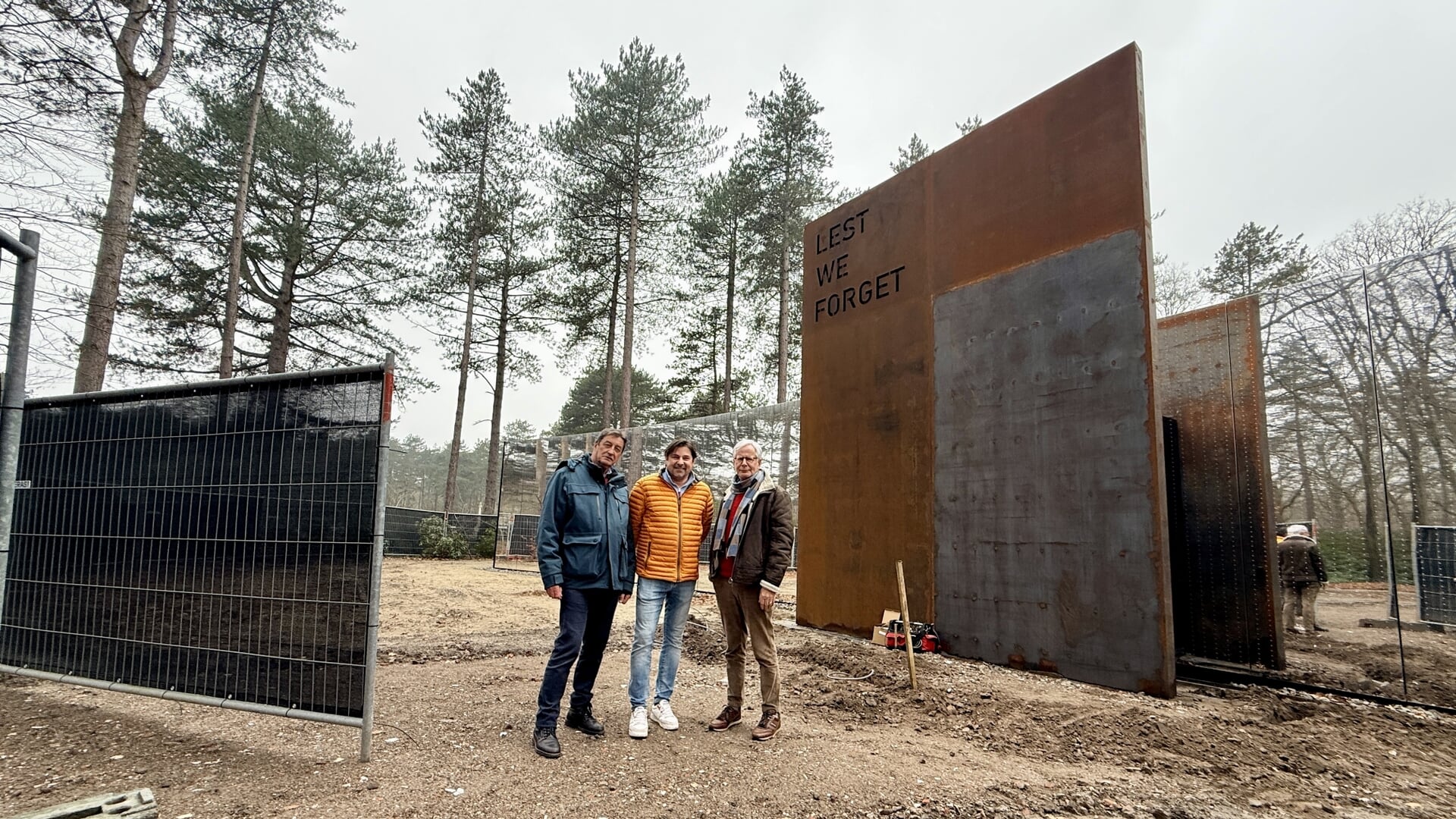 Tussen-duizenden-oorlogsgraven-opent-nieuw-centrum---Je-brengt-het-verleden-naar-nu-