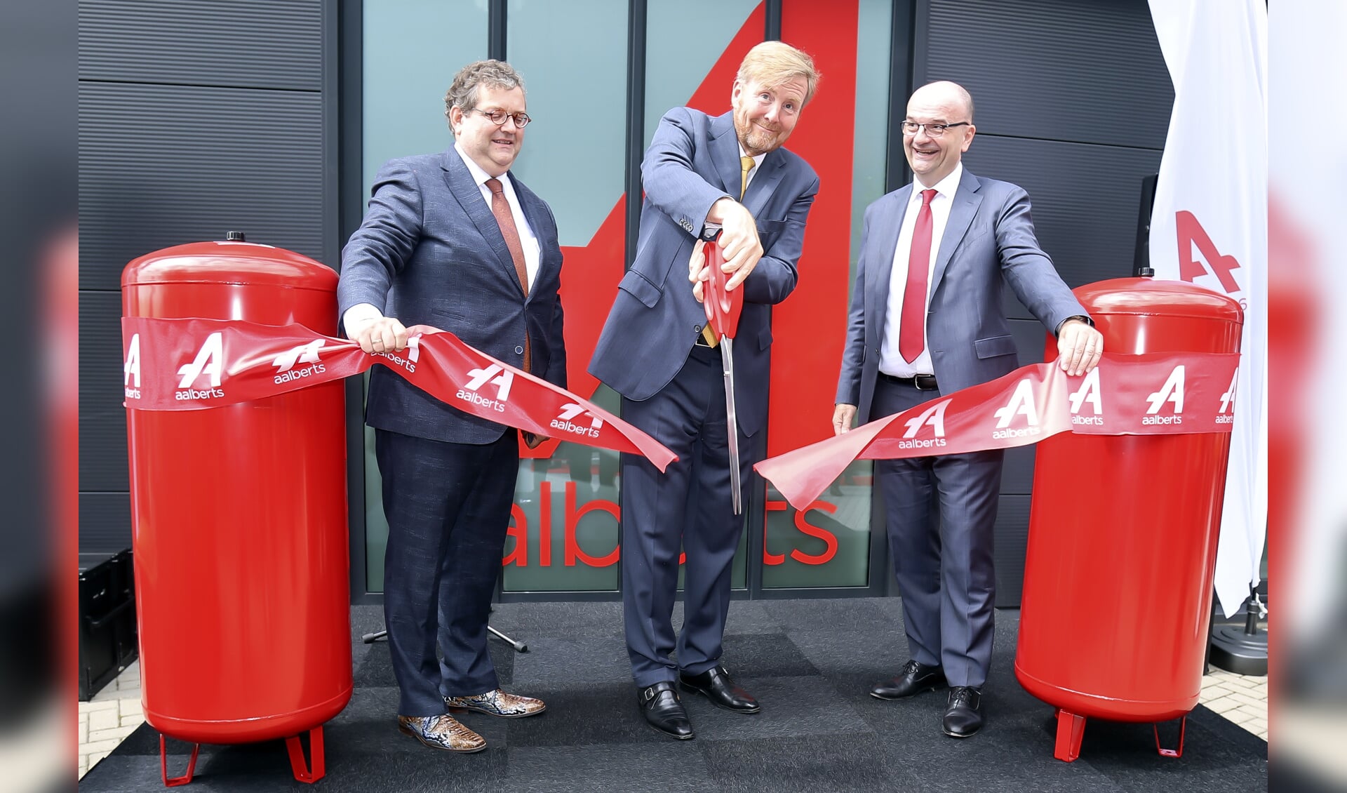 Koning Opent Hoofdvestiging Aalberts Hydronic - Almere DEZE WEEK | Dé ...