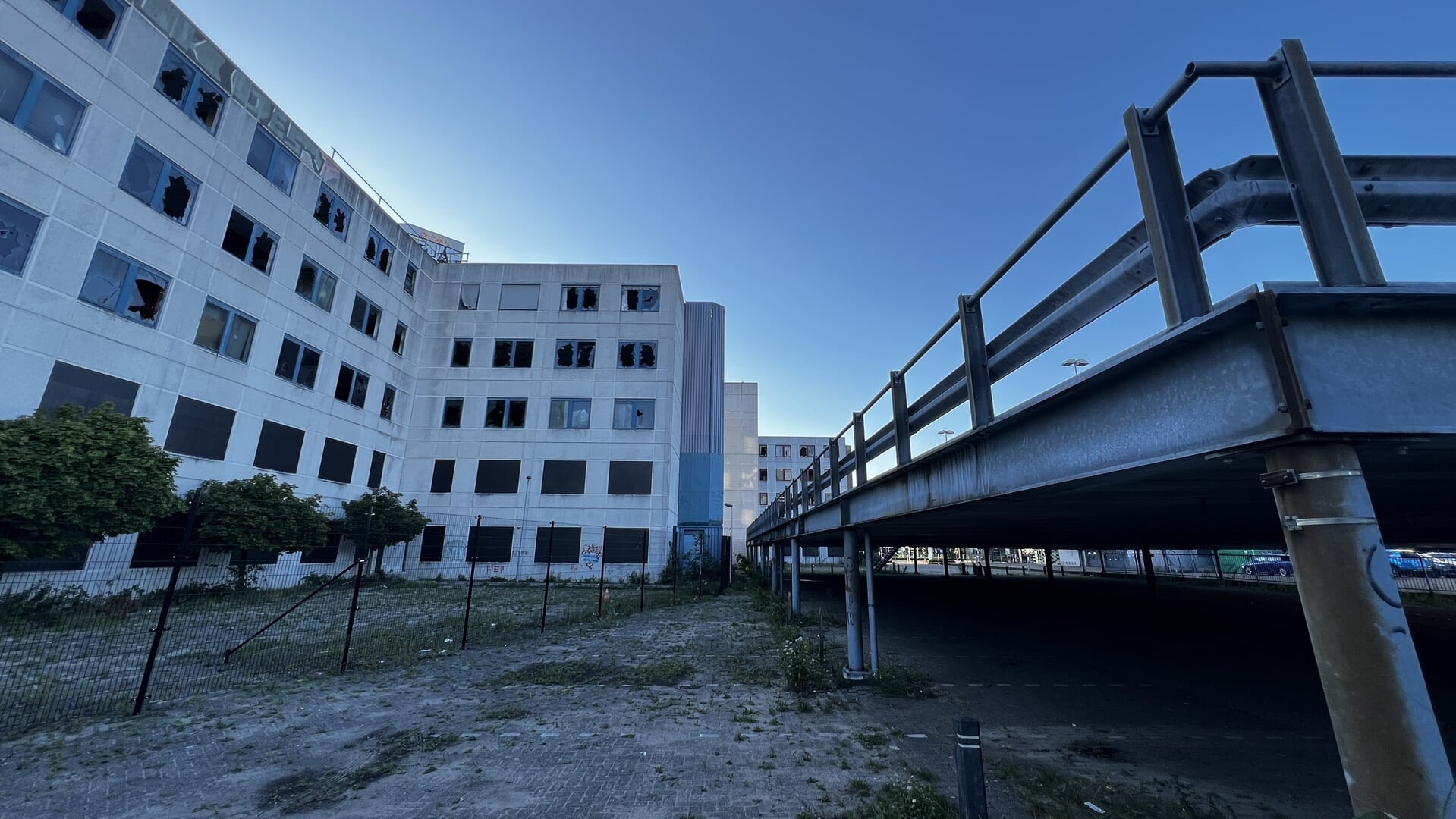 Leegstaande kantoorpanden Maarssenbroek zorgen voor verloedering, Streekbelangen wil snelle sloop en