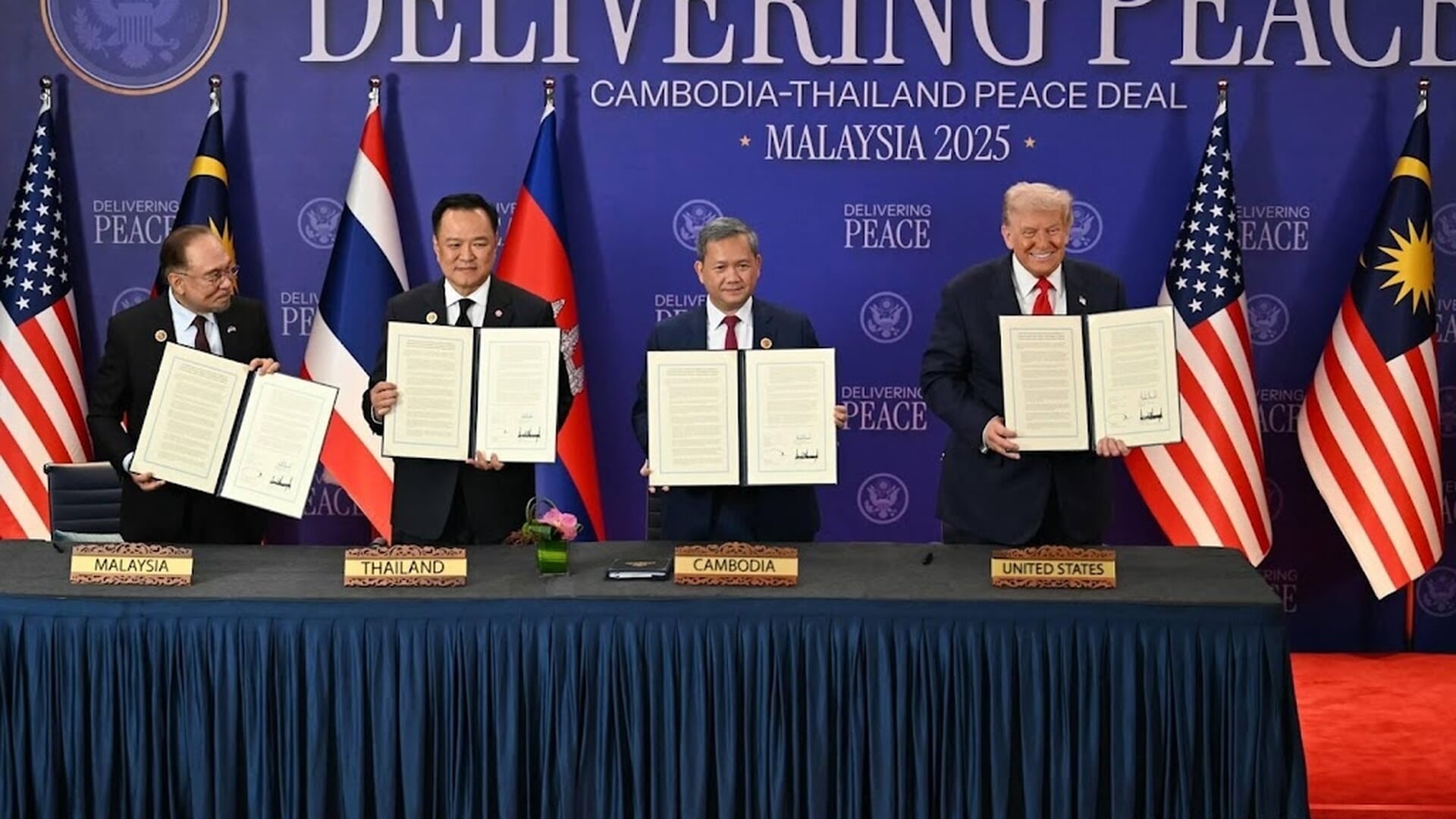 Thailand en Cambodja tekenen vredesakkoord