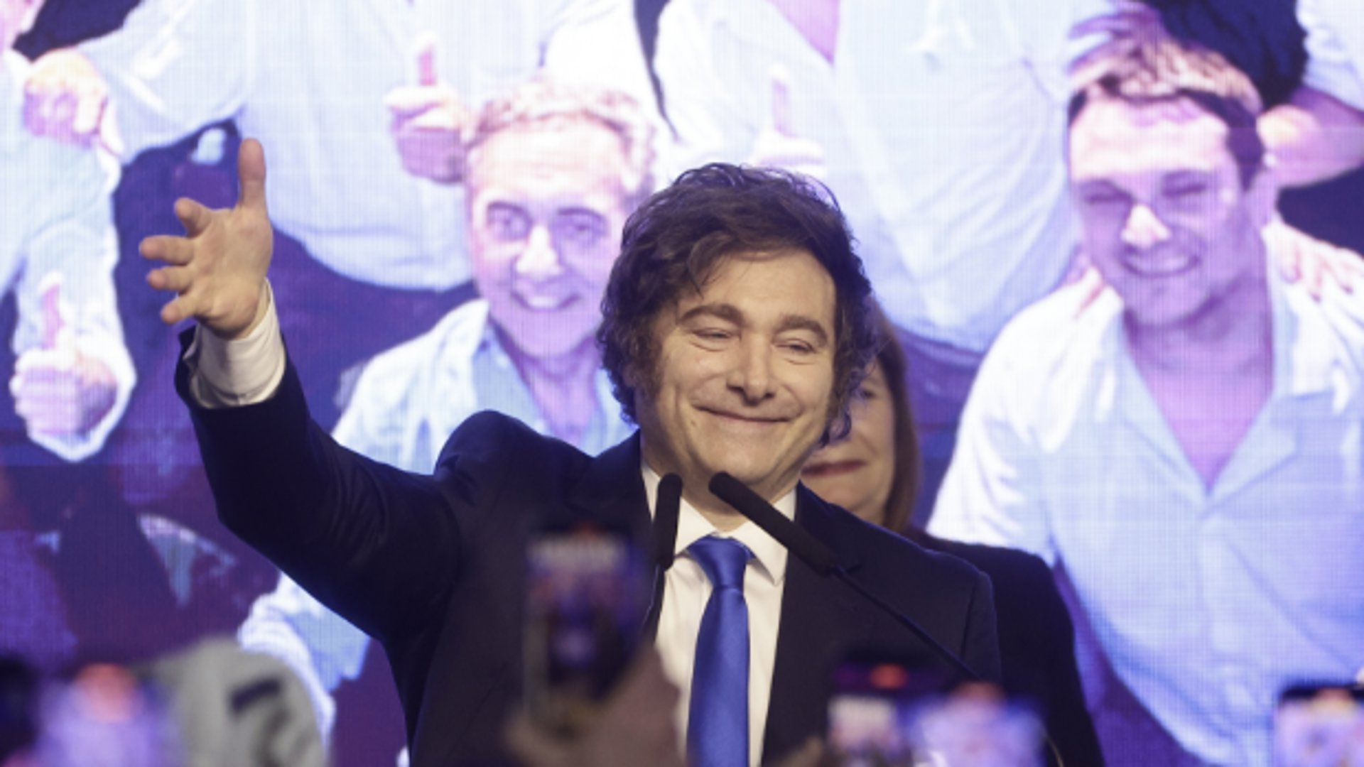 Verrassend grote zege voor Javier Milei. President krijgt opnieuw steun van Argentijnen