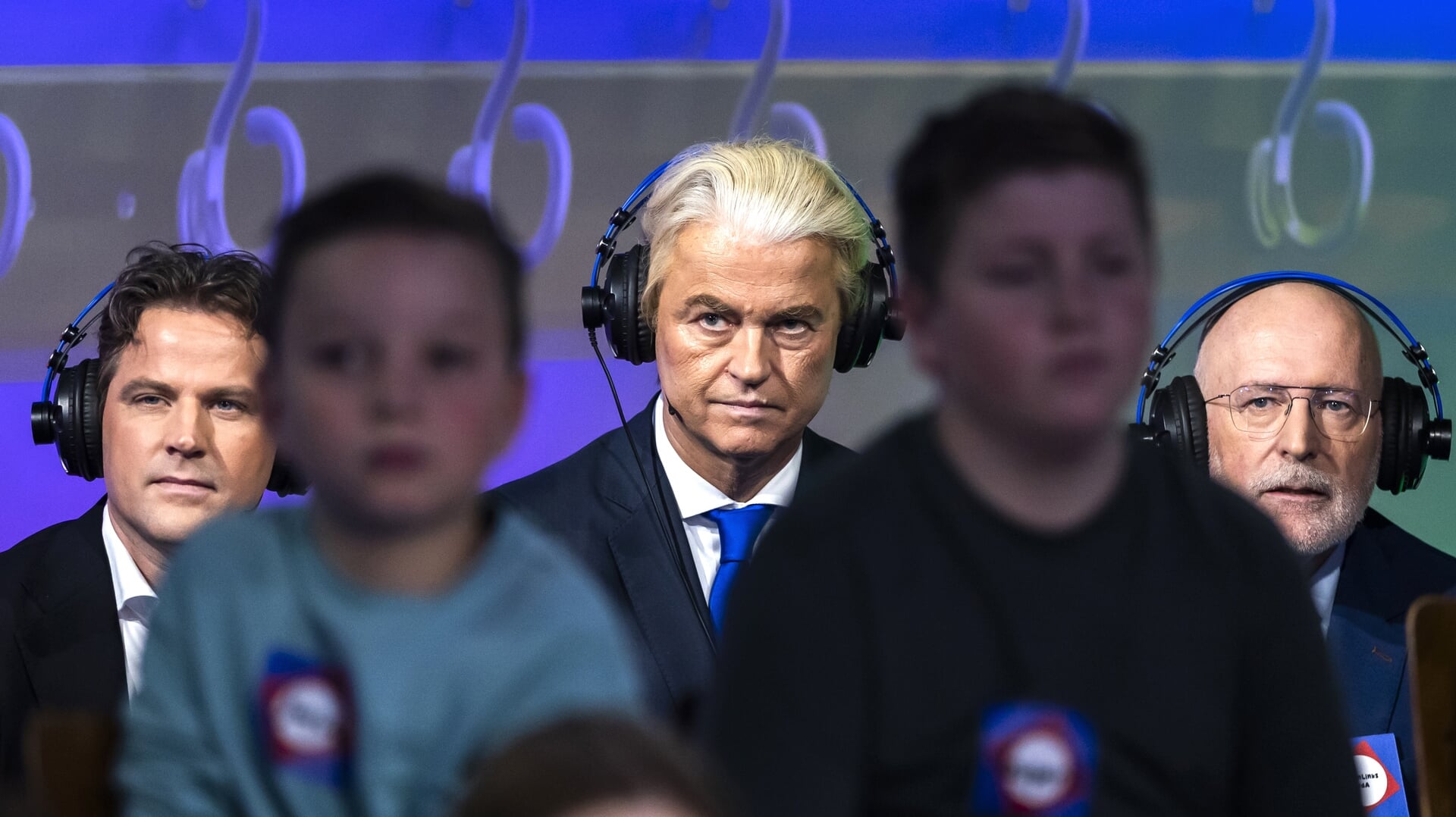 Geert Wilders biedt excuses aan Frans Timmermans aan voor Facebookpagina vol nepbeelden