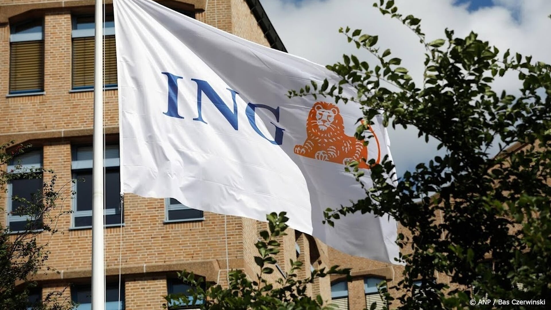 ING schrapt mogelijk tot bijna duizend banen