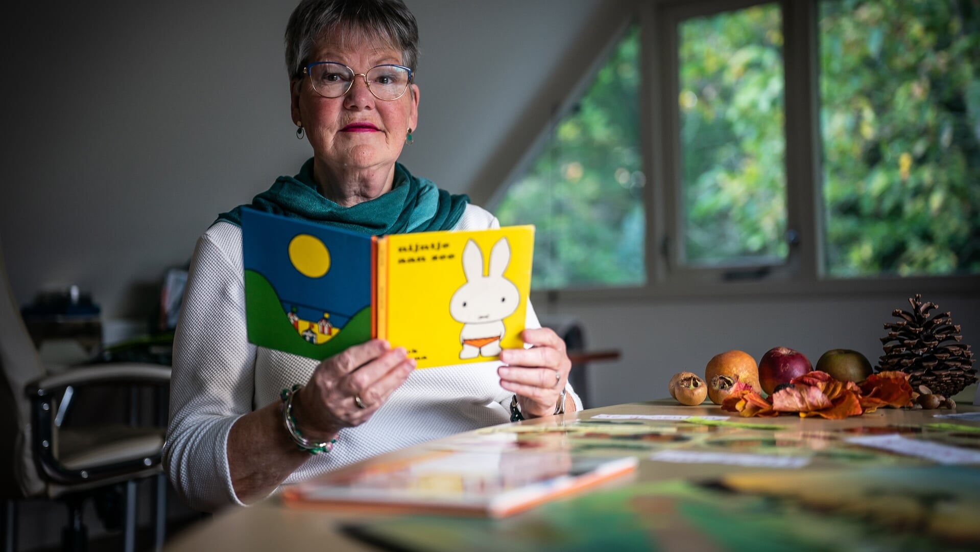 Taalmaatje Janny helpt nieuwkomers. ‘Maak ook een afvalwijzer in het Arabisch’