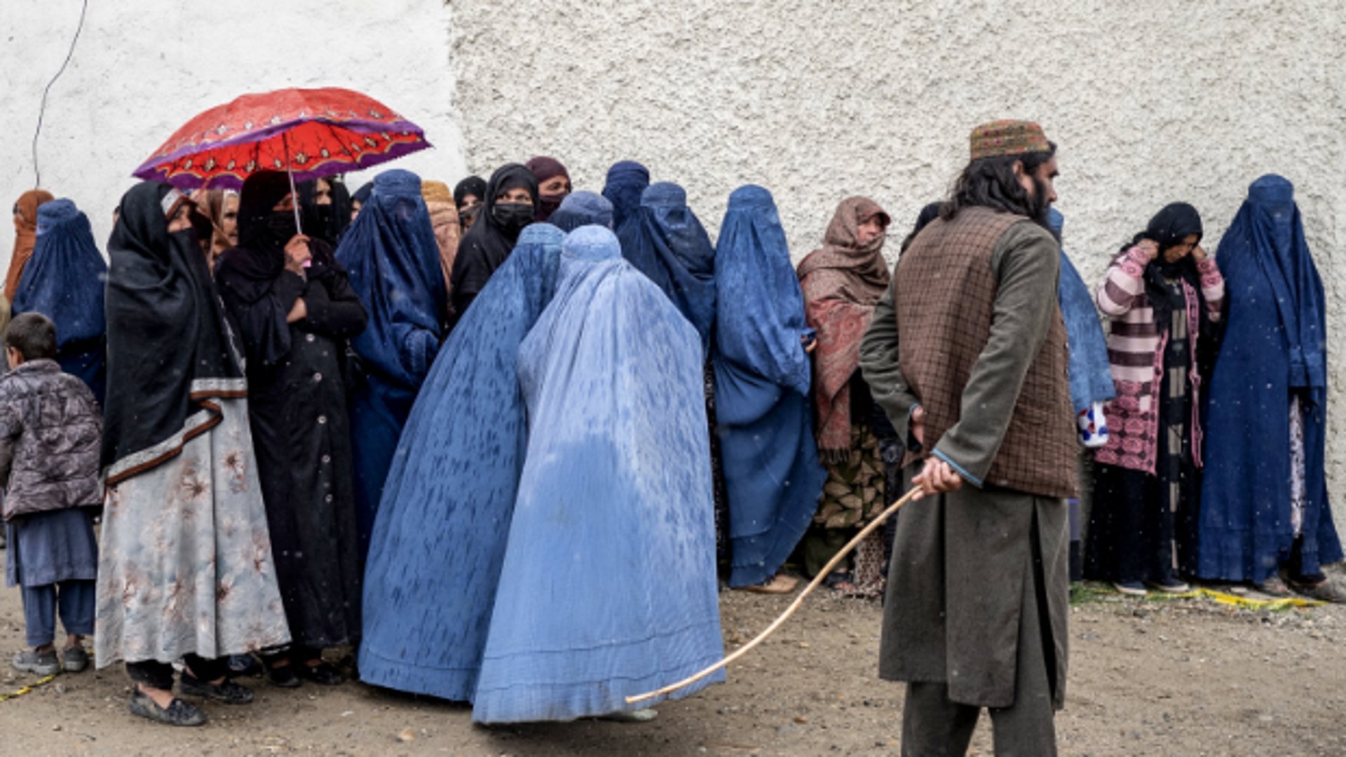 Nederland veroordeelt vrouwvijandig regime in Afghanistan, maar wil wel vrouwen terugsturen