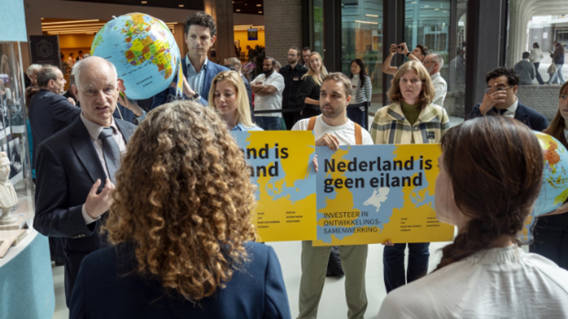 Waarom arme landen juist wel vluchtelingen opvangen, terwijl Wilders grinnikt om honger