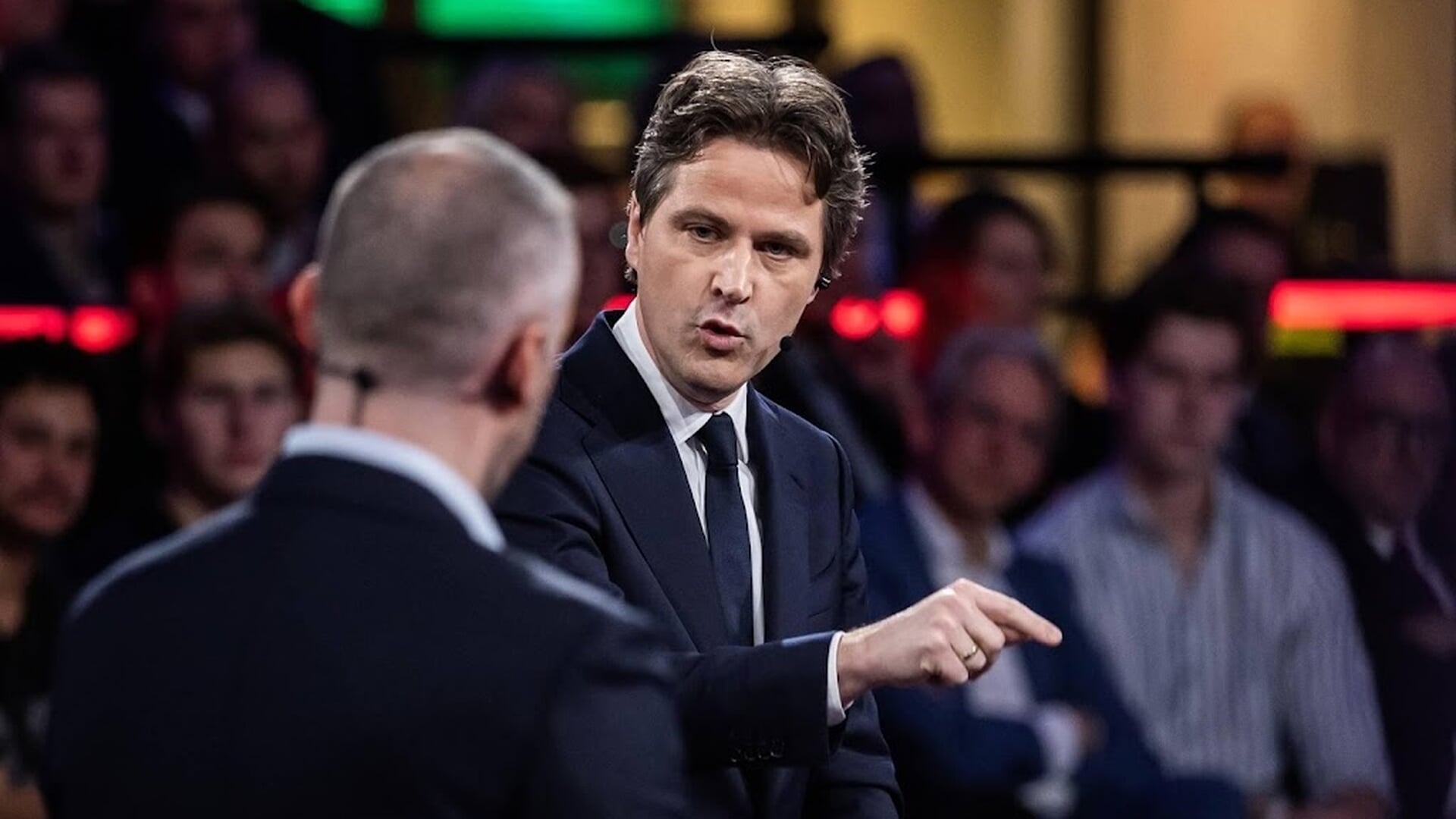 Bontenbal vindt houding SP over NAVO-norm 'hopeloos naïef'