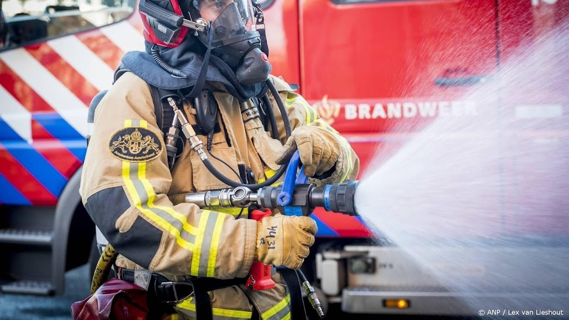 Snelheidslimiet ingesteld wegens brand in Zeeuwse Tholen