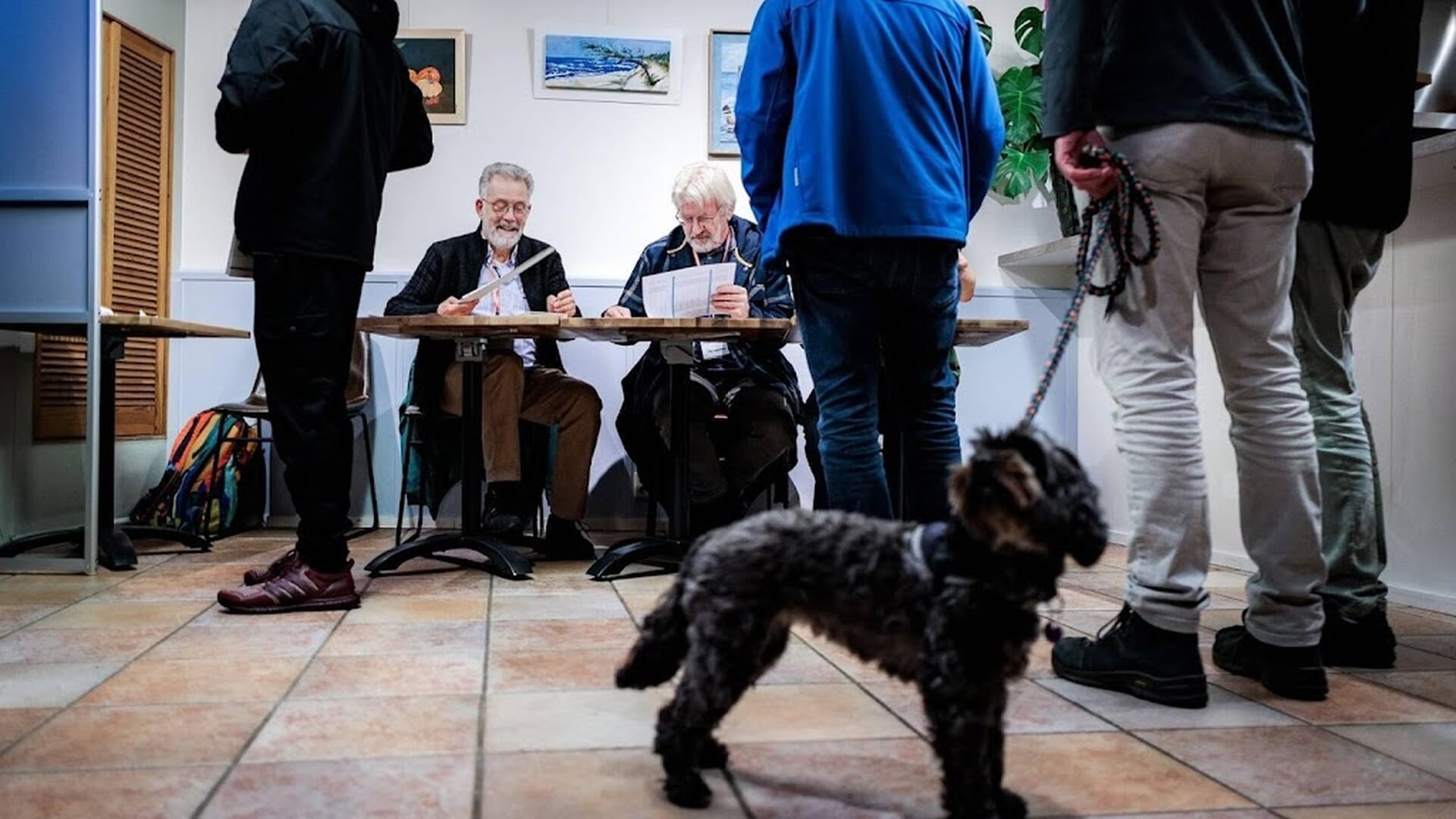 Nederland voor de 30e keer deze eeuw naar de stembus