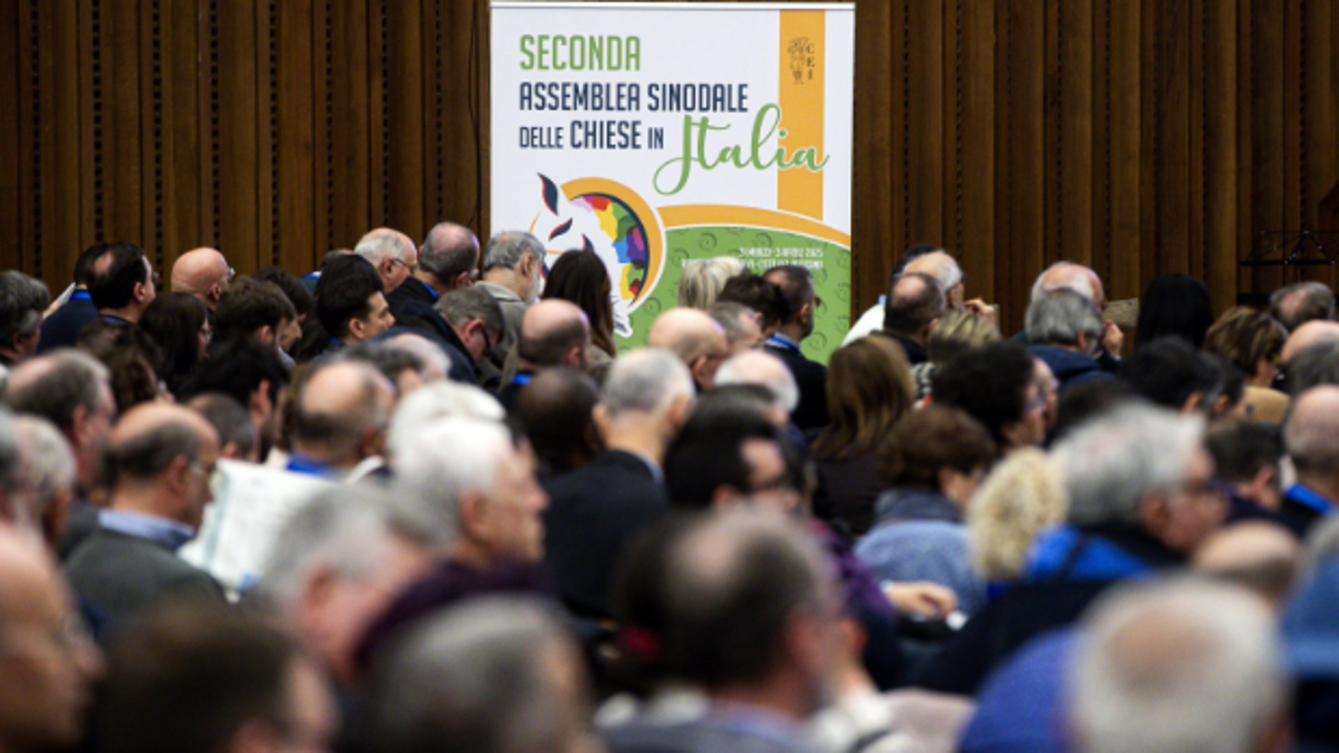 Italianen kiezen voor een kerk waarin vrouwen leiding geven en bisschoppen homohaat bestrijden