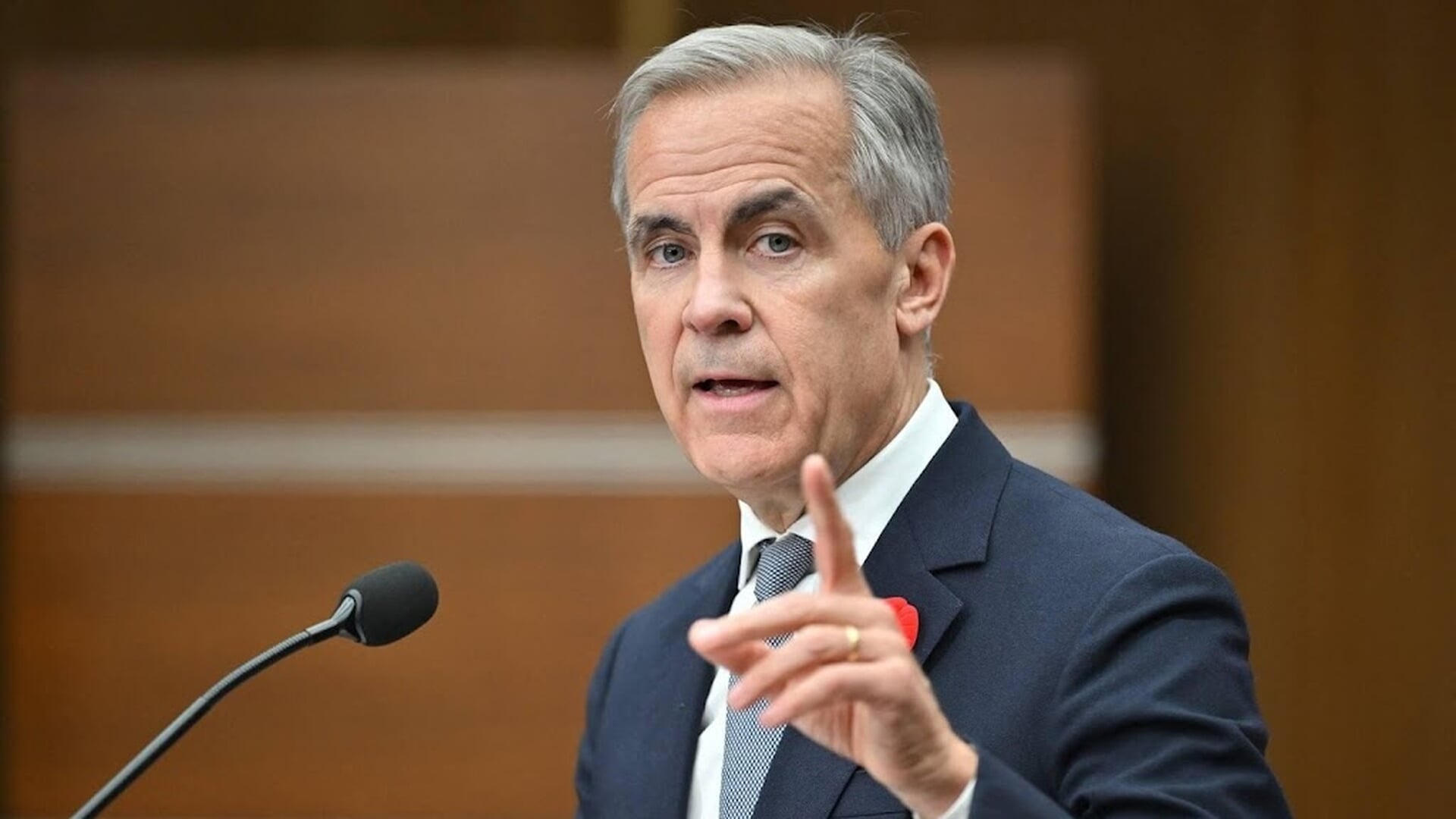 Carney zegt aan Trump excuses te hebben aangeboden na reclame