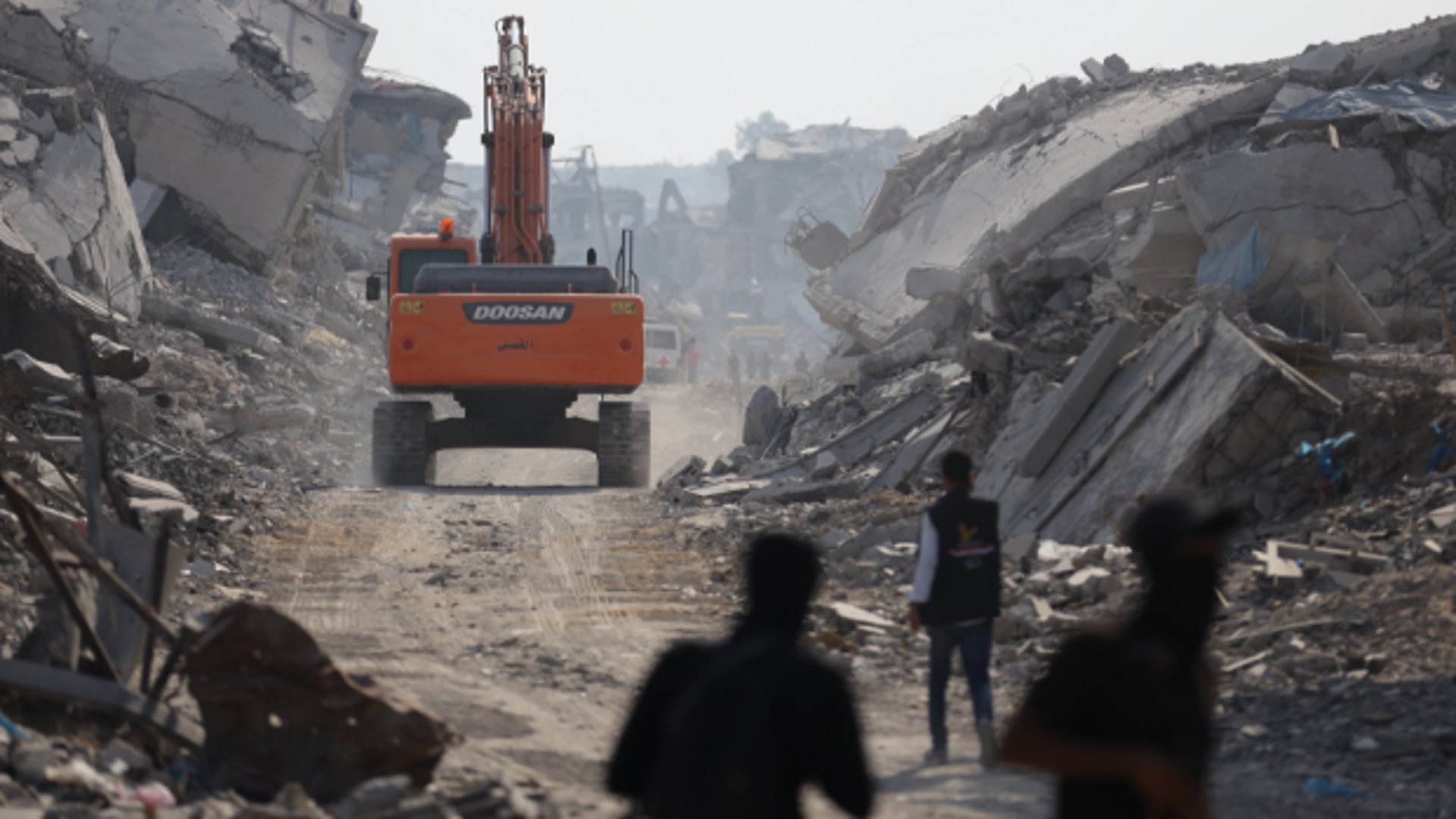 Bulldozers in Gaza gestuurd: waarom het vinden van lichamen maanden gaat duren