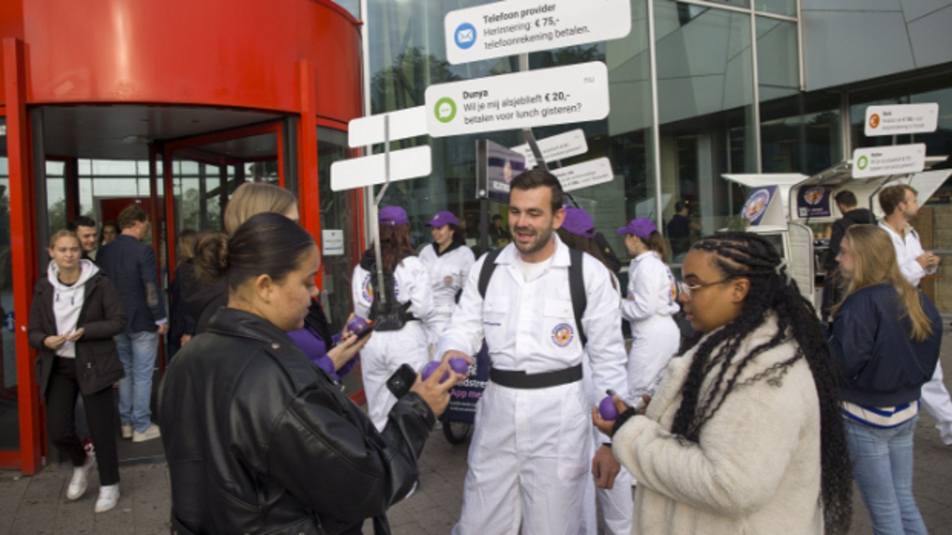 Na lang aandringen komt in november 2026 ook in Nederland einde aan ‘later betalen’ van minderjarigen