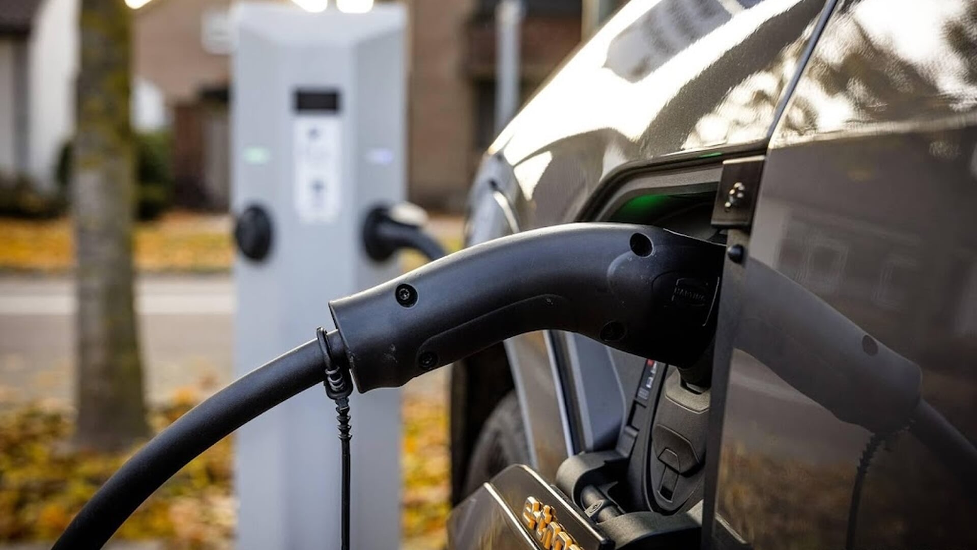 Laadpalenmaker Alfen ziet omzet dalen