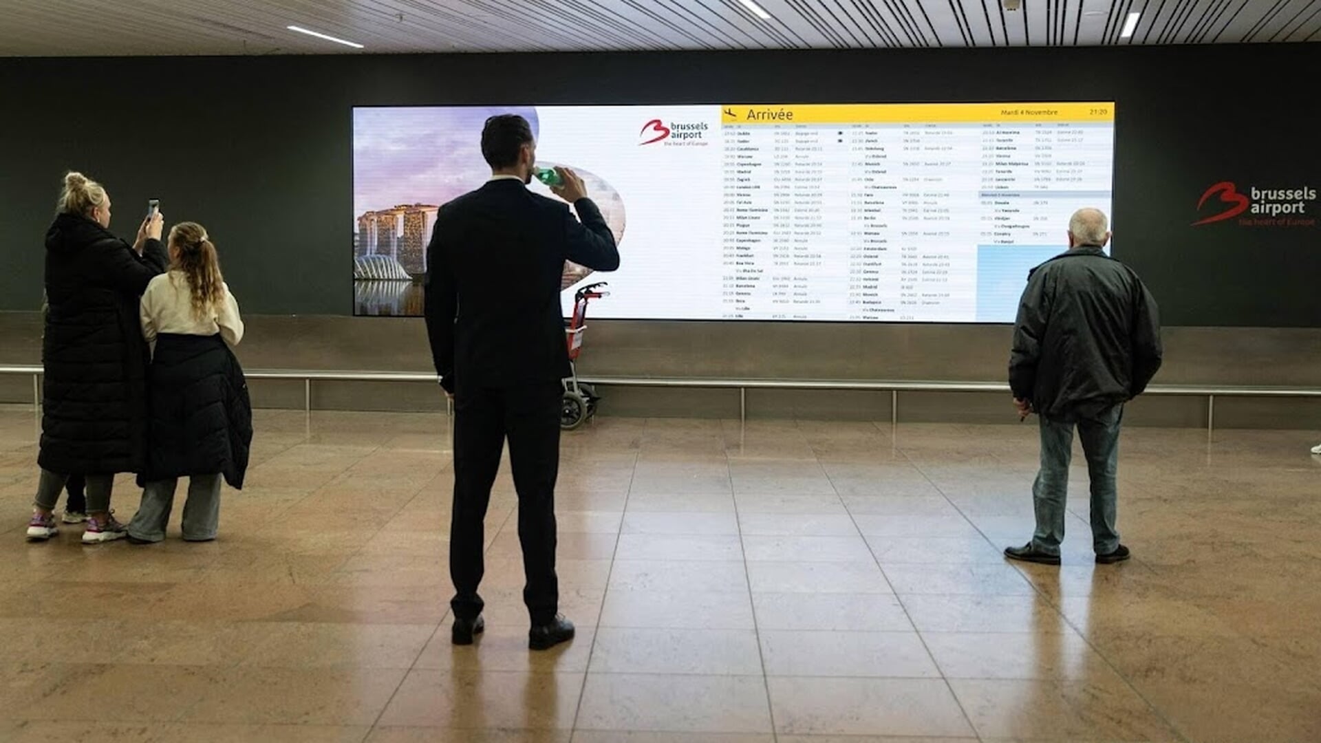 Brussels Airport open na sluitingen om drones, schrapt vluchten