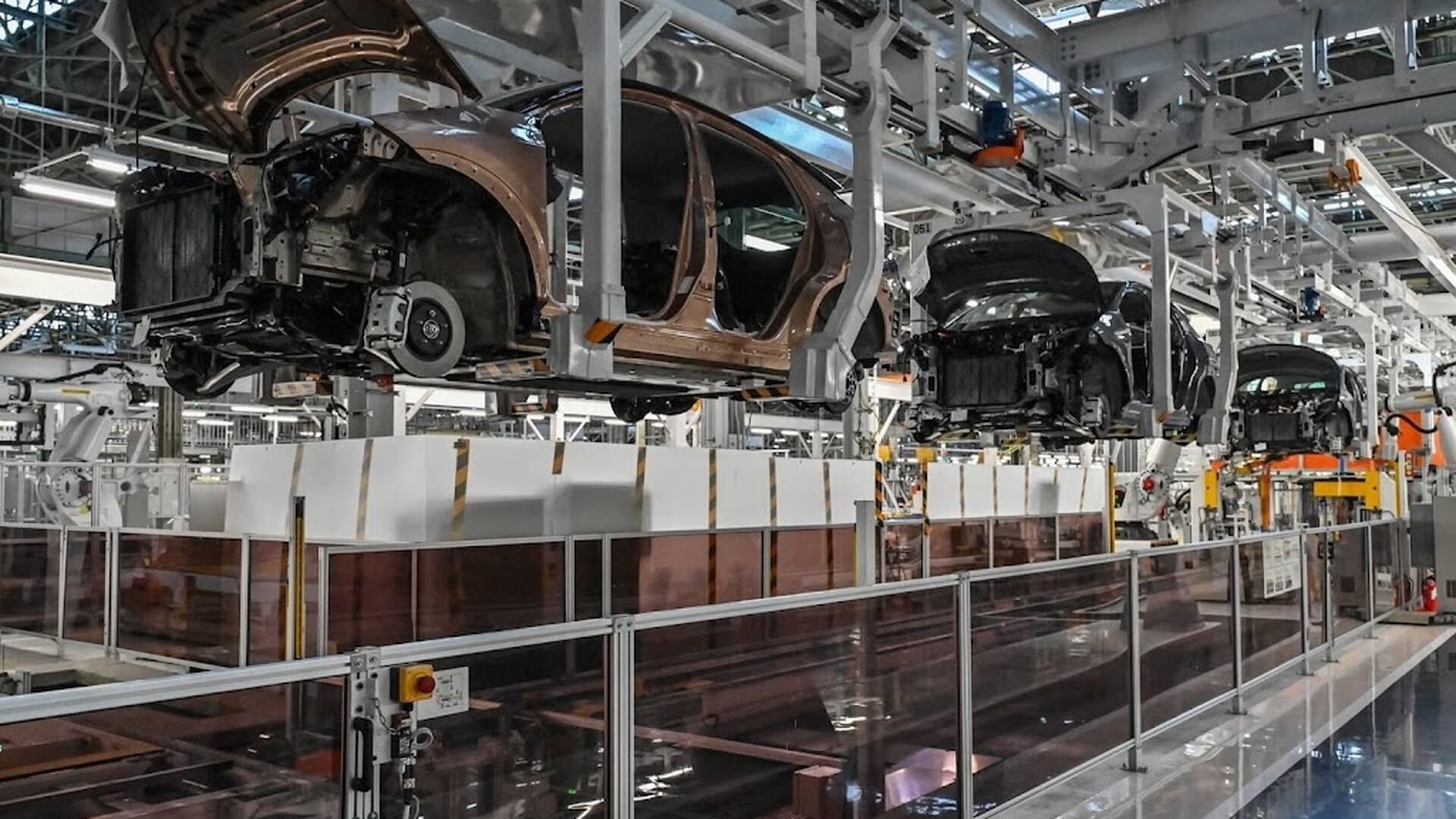 Druk op autoconcerns groeit door chiptekorten en importheffingen