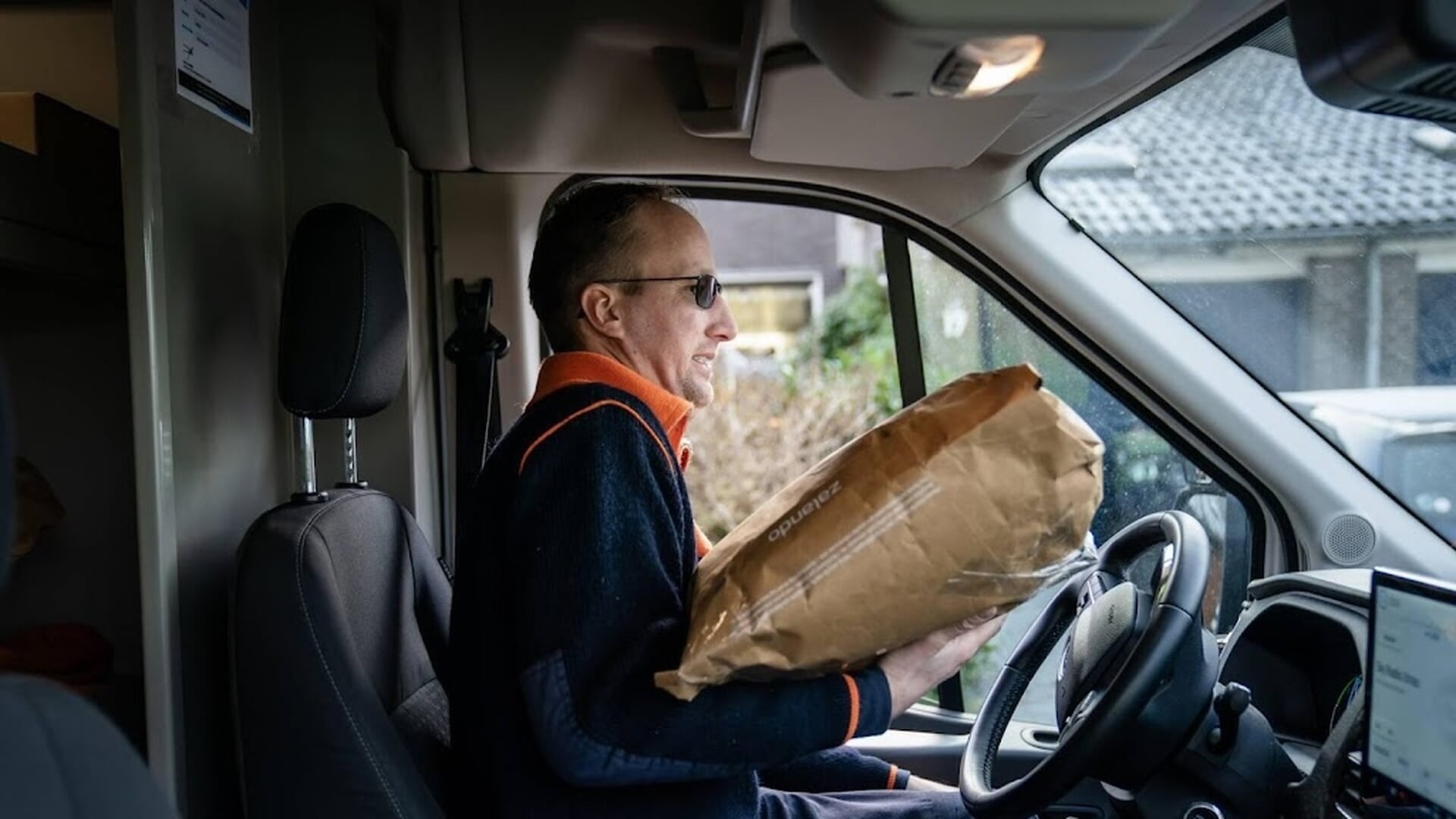 PostNL zet 1000 extra medewerkers in voor drukke feestdagen