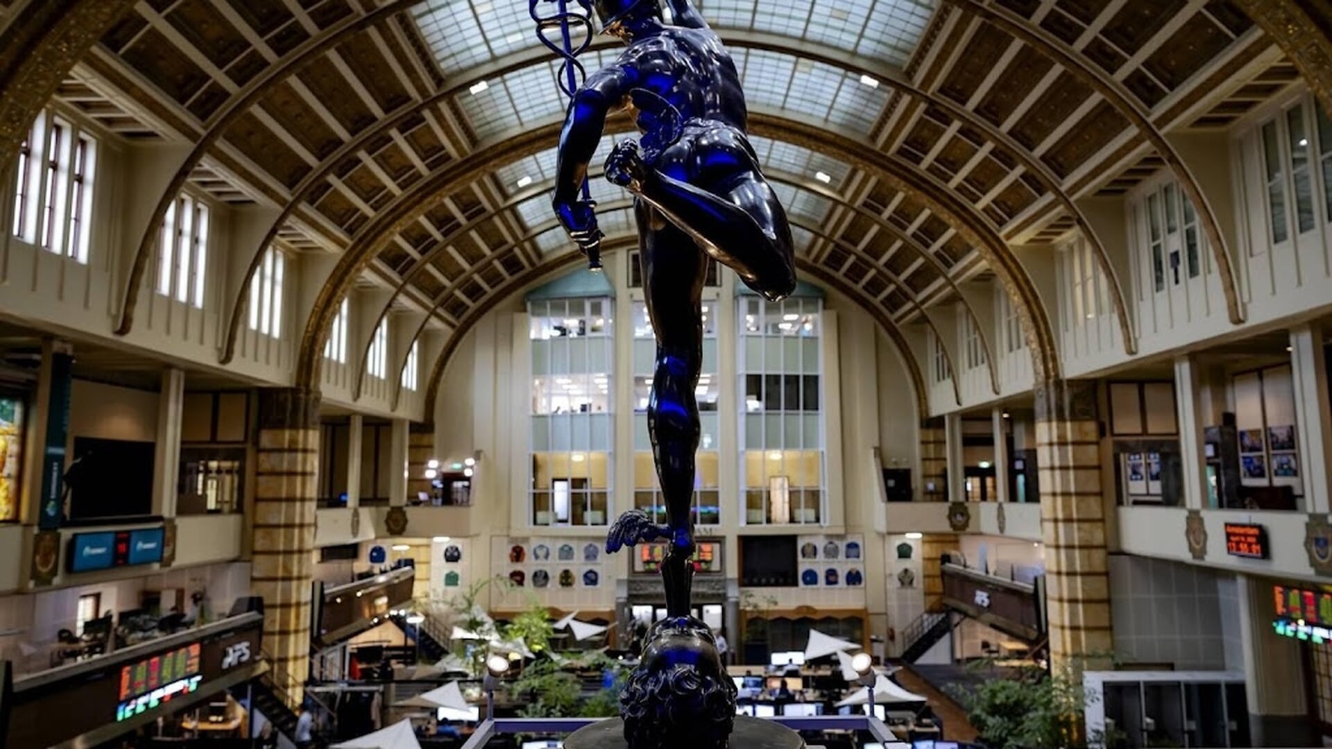 Wolters Kluwer wint na kwartaalupdate op licht hoger Damrak