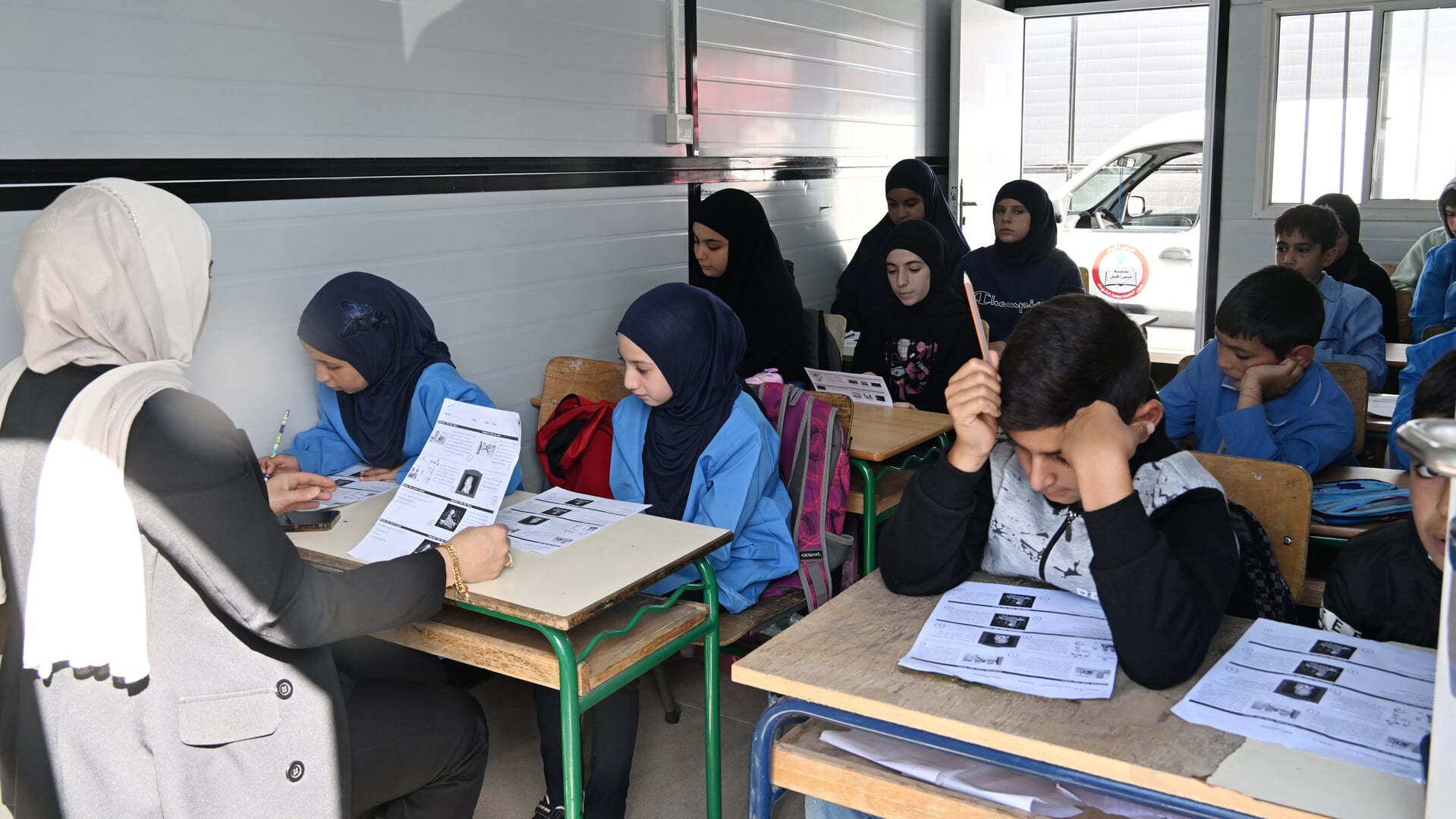 In Zuid-Libanon dreigt de oorlog, maar op deze school gaan de lessen door. ‘We geven niet op’