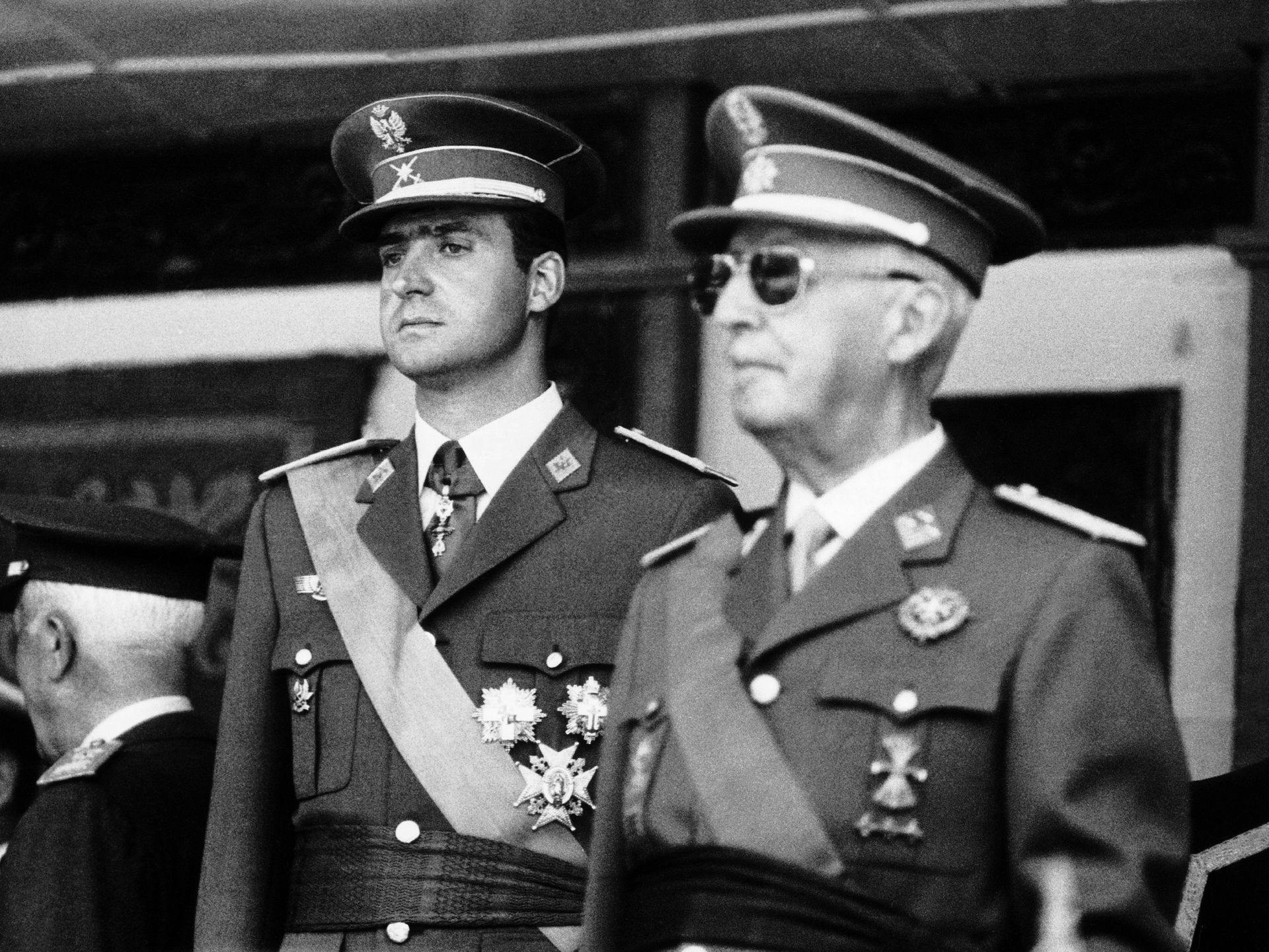 Spaanse oud-koning Carlos in ballingschap betuigt ‘bittere spijt’ in biografie en zoekt verzoening