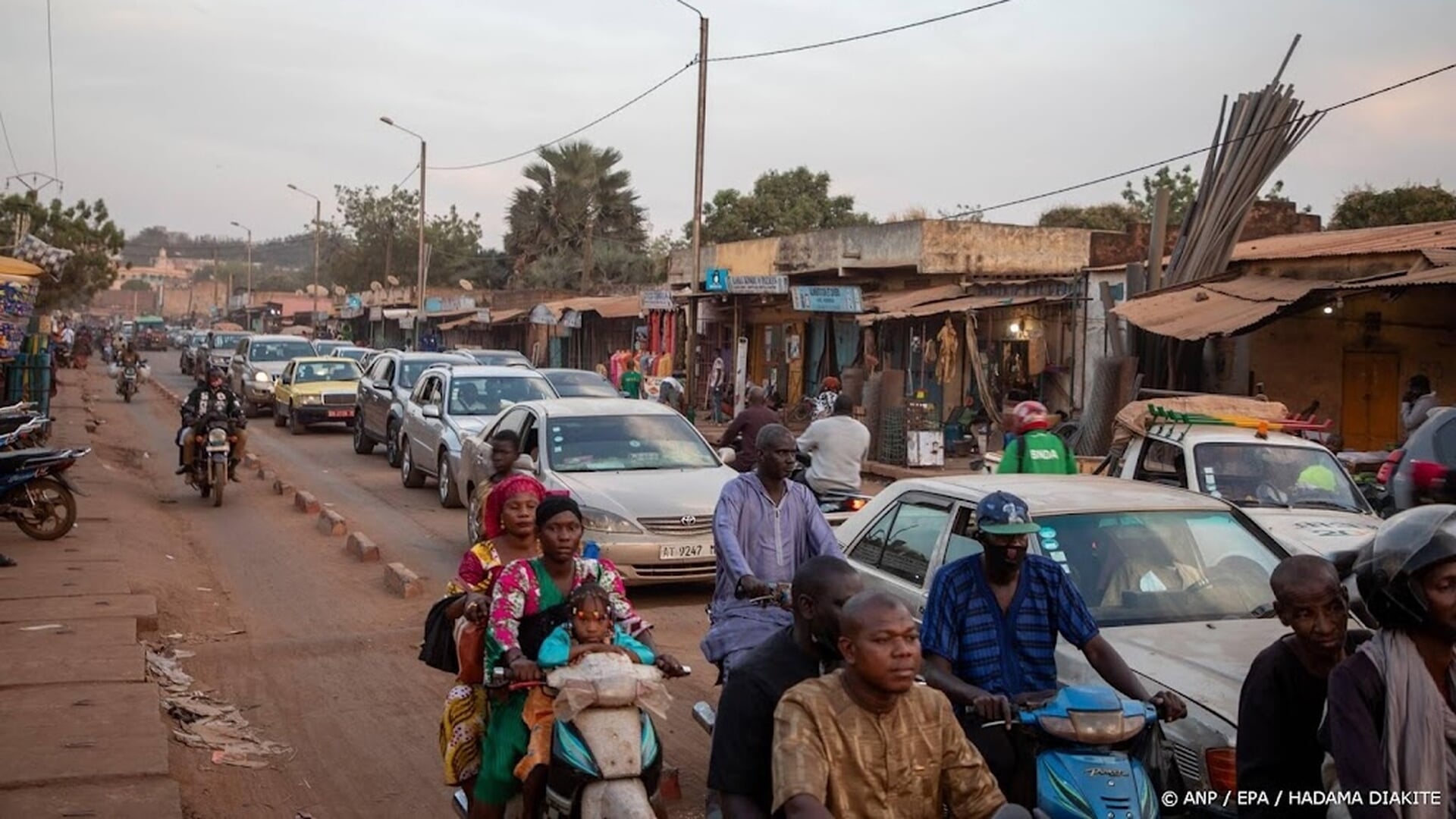 Parijs roept Fransen in Mali op er weg te gaan
