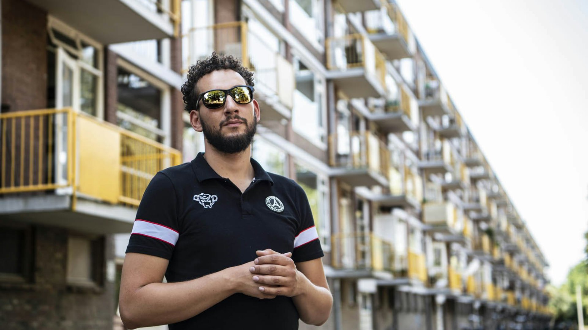 Docu-serie Typisch keert terug naar rapper Kippie in Overvecht - Het ...