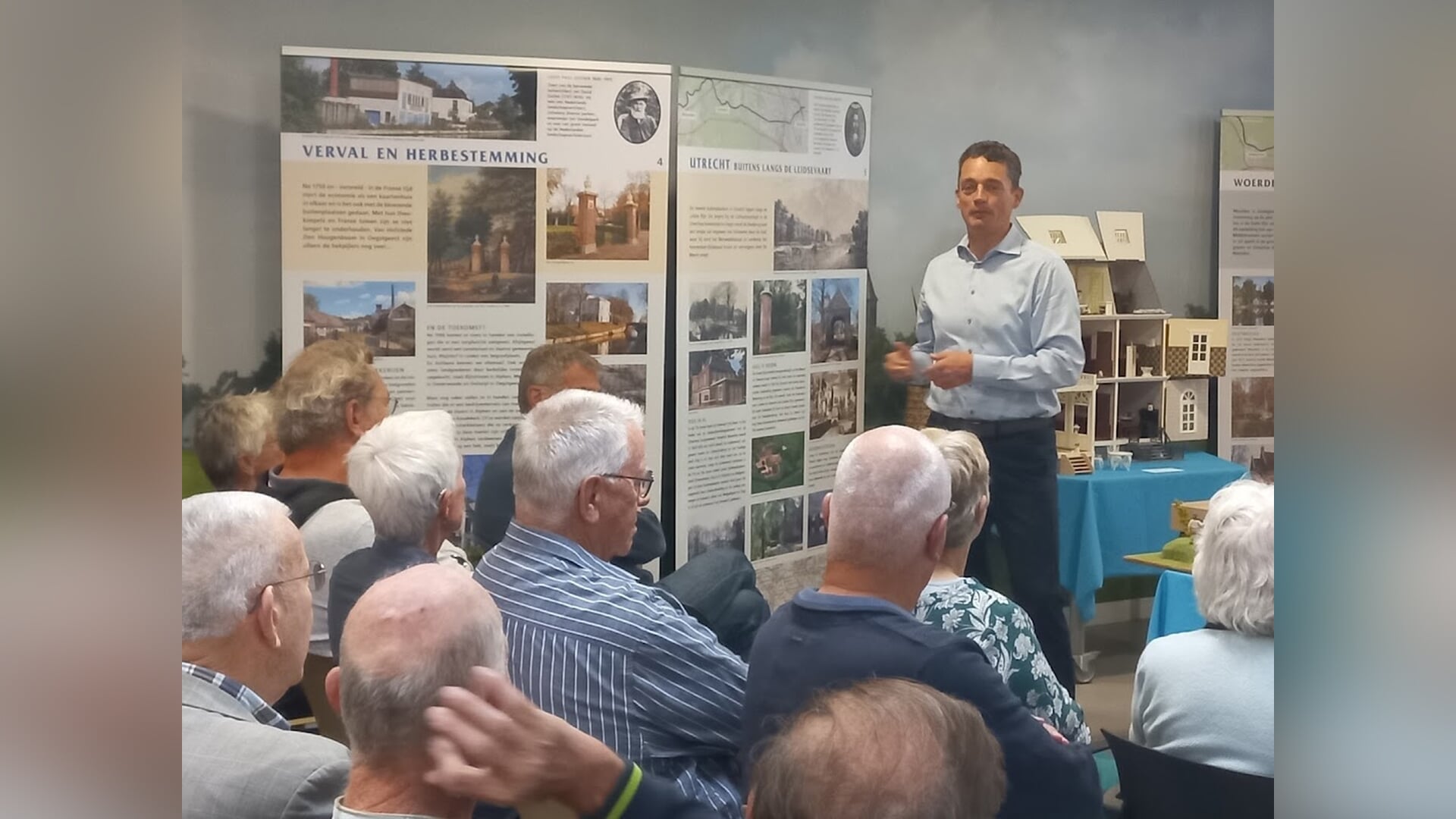 Wethouder Vierstra opent expositie buitenplaatsen in Harmelen