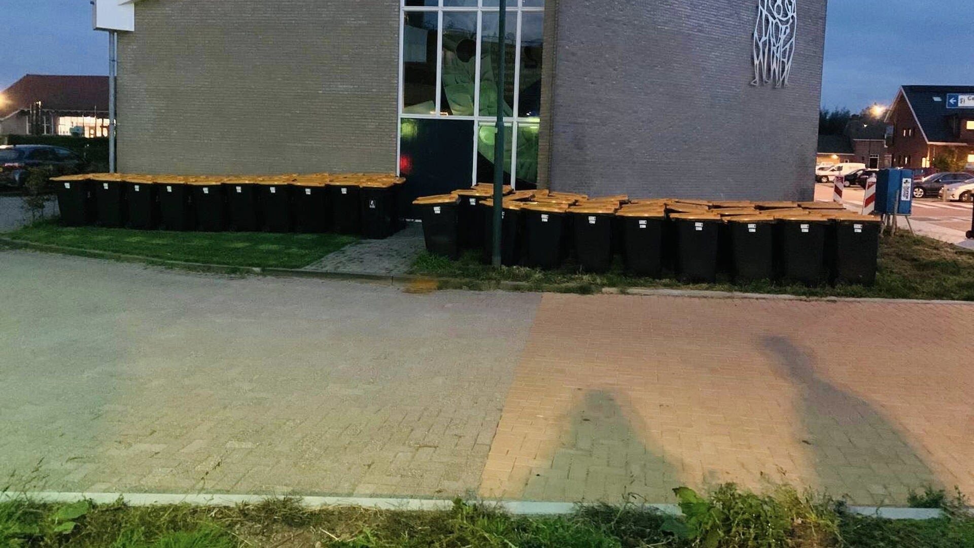 Zorgcentrum Overdorp in Kockengen krijgt per vergissing tientallen nieuwe kliko’s voor plastic