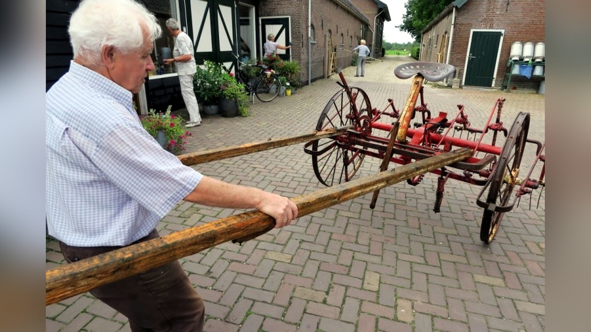 Mijlpalen voor 90-jarige Theo Schouten en Streekmuseum Vredegoed!
