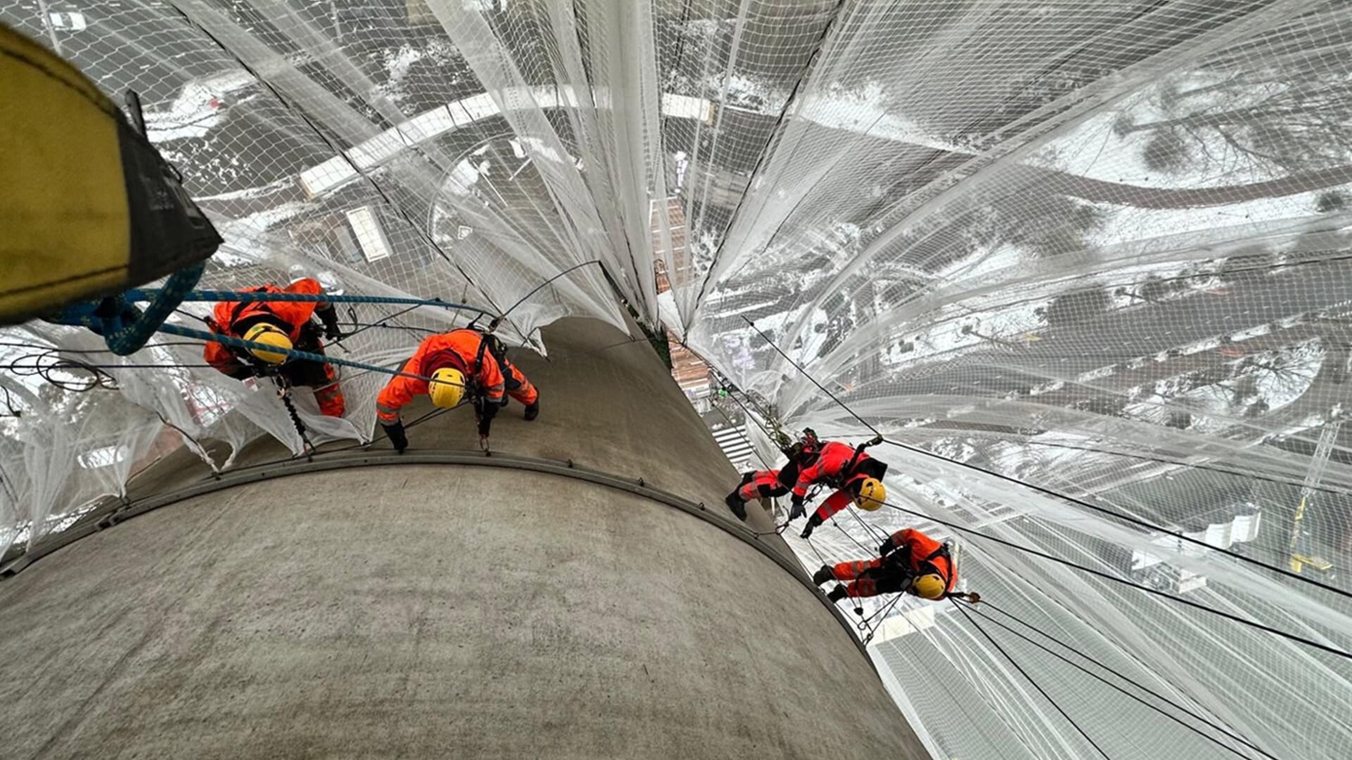 Spectaculaire foto’s van de renovatie van de Euromast - Adverteren ...