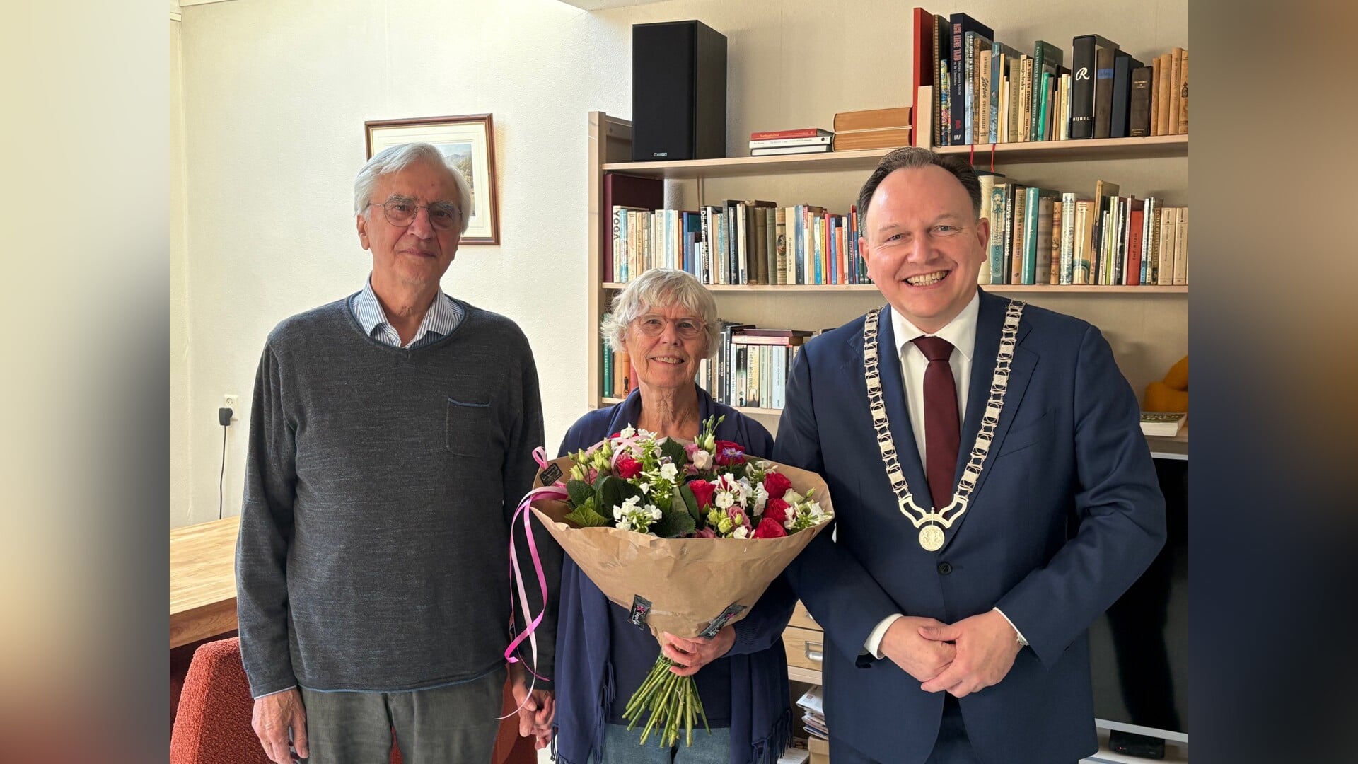 Burgemeester Reinders bij 60-jarig bruidspaar Willemse-Heijl in Maarssenbroek