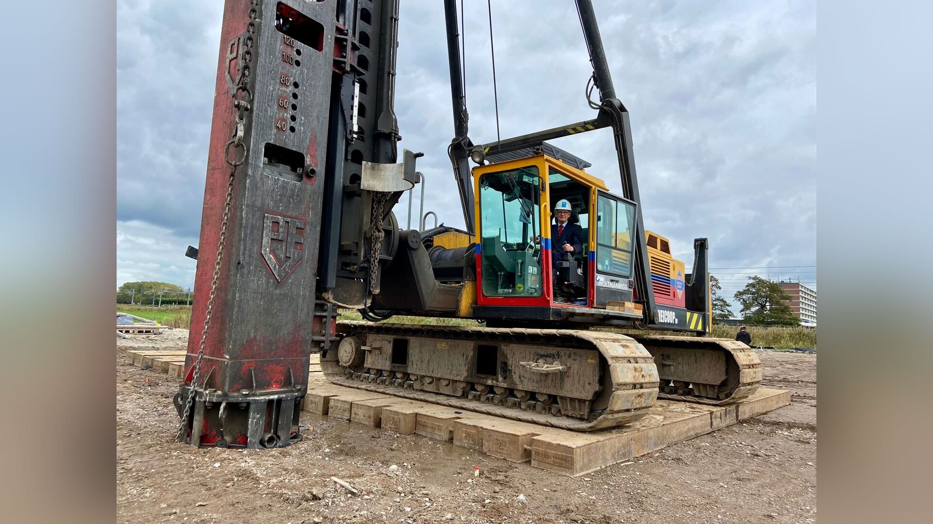 Eerste paal van nieuwe afvalscheidingsstation De Splitsing in Stichtse Vecht