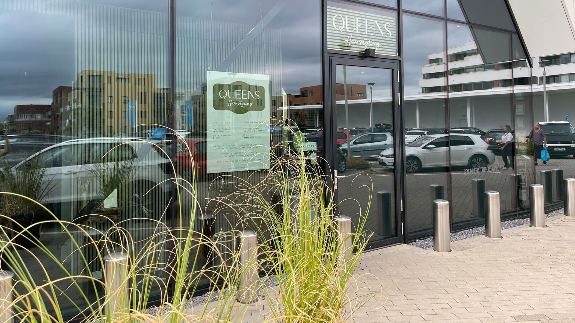 Kapper weert mannen; mag dat?