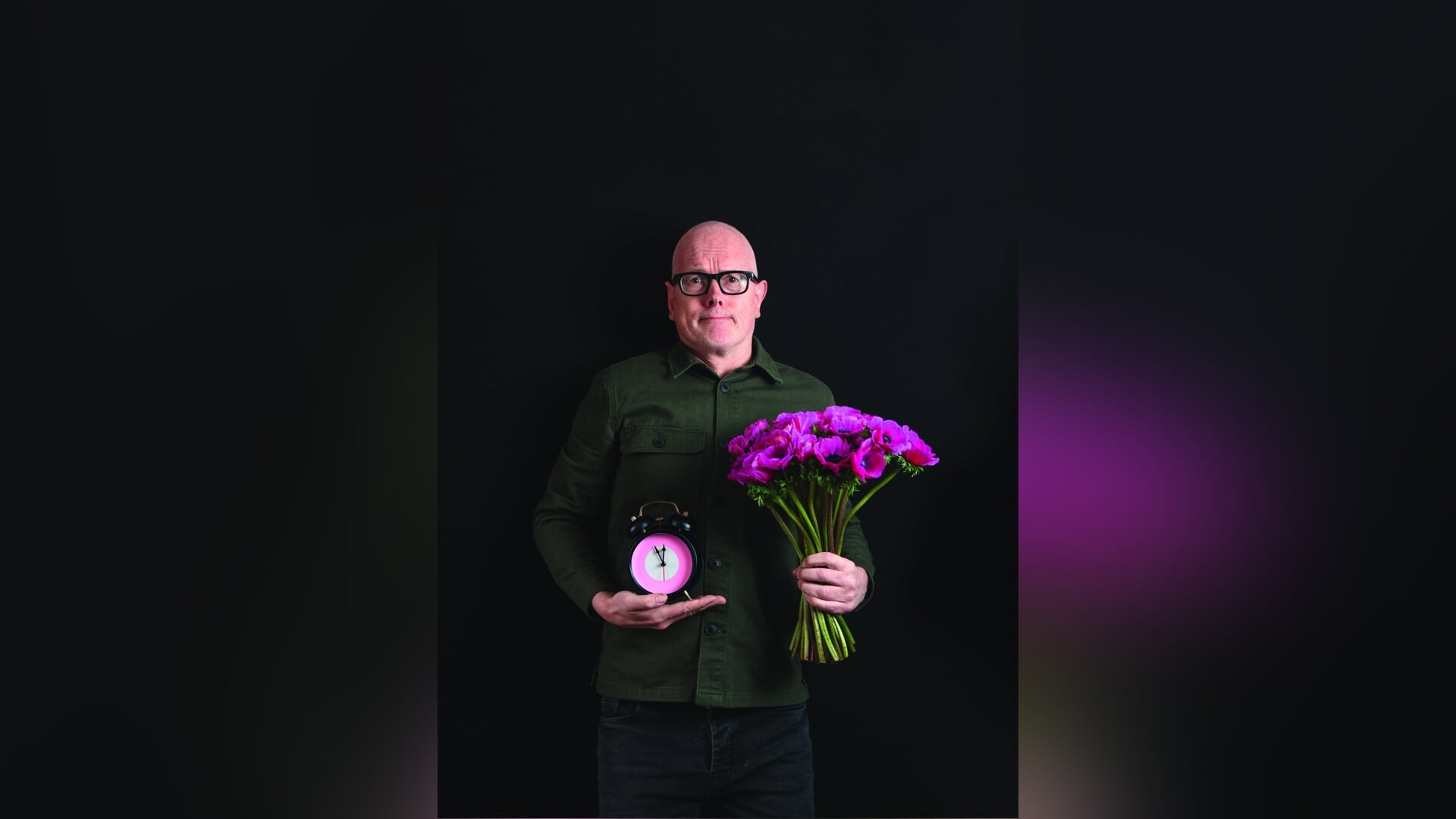 Theater Piet Mondriaan,Rasverteller Kees van Amstel maakt van iedere situatie wel iets komisch