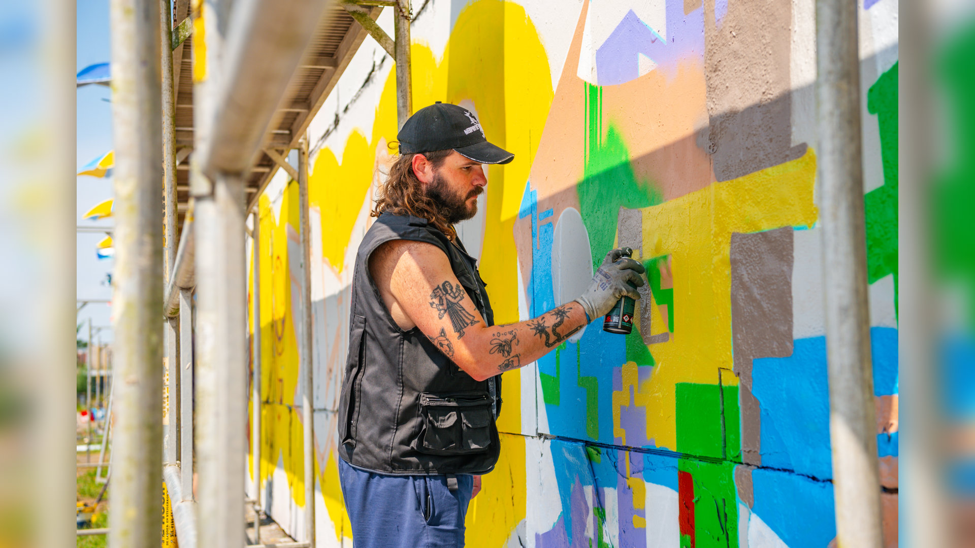 Zien--Graffiti-Jam-kleurt-wanden-van-The-Loods-een-laatste-keer